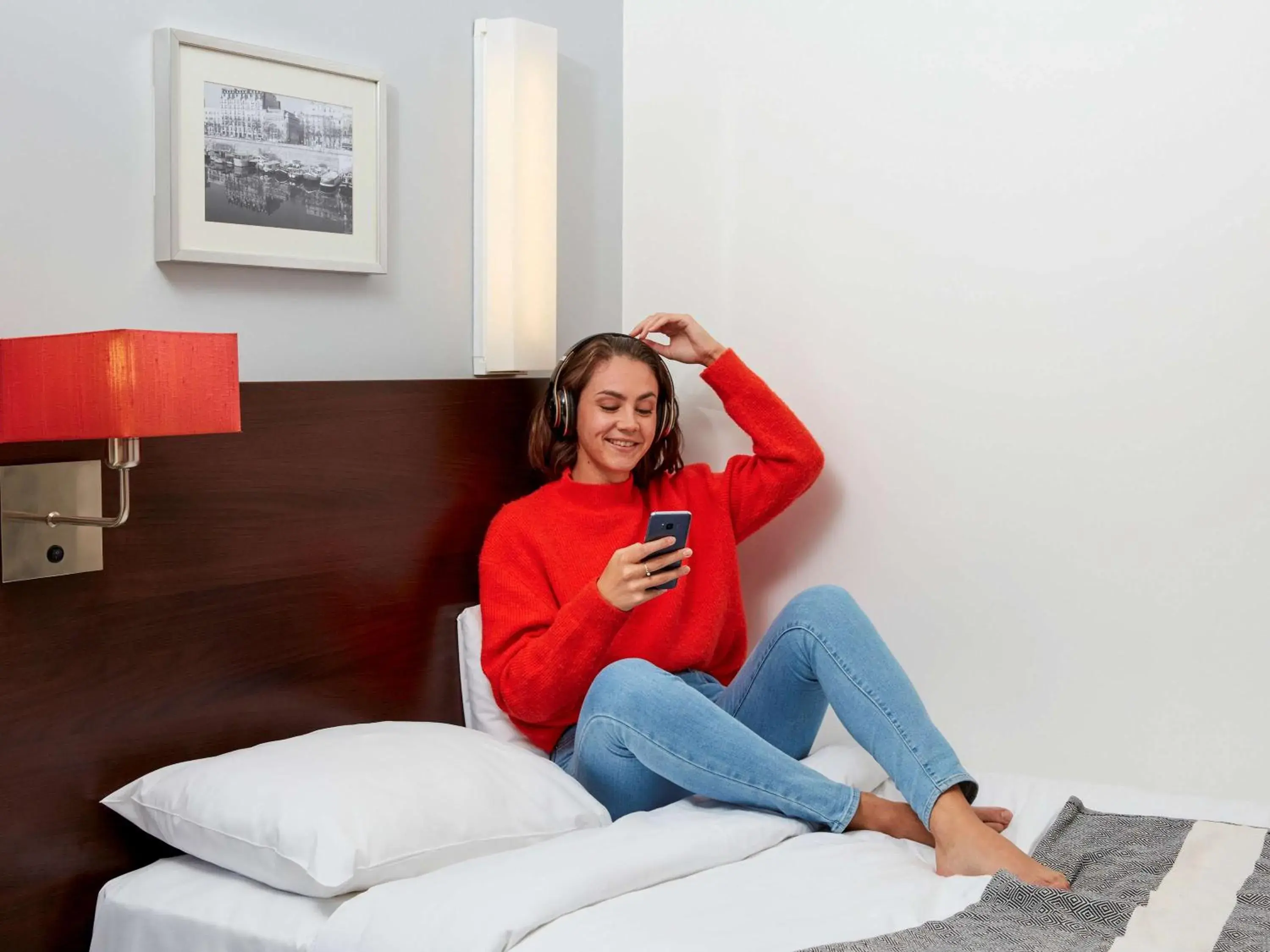 Photo of the whole room, Bed in Aparthotel Adagio Access Paris Bastille Photo of the whole room, Bed in Aparthotel Adagio Access Paris Bastille