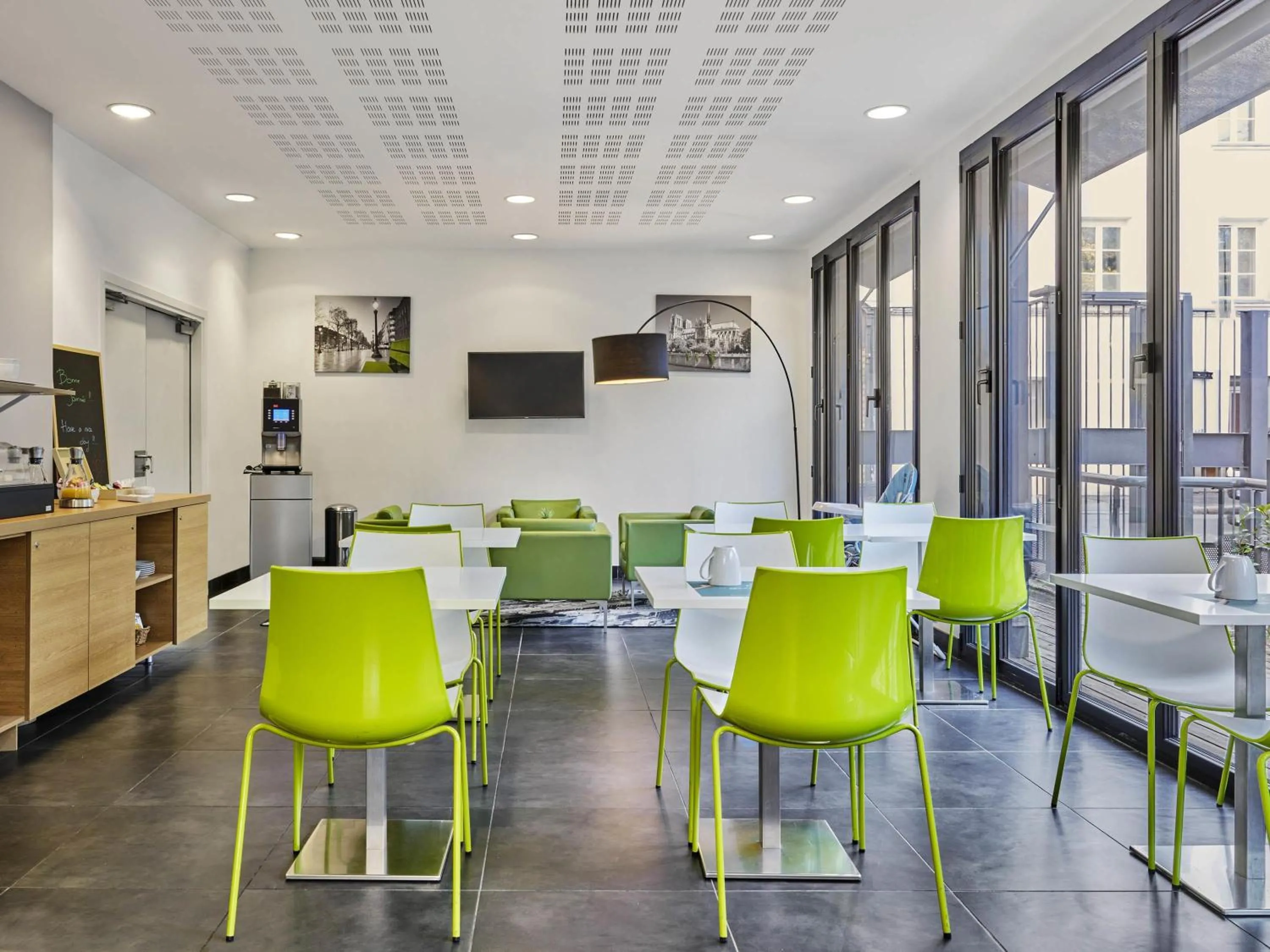 Property building in Aparthotel Adagio Access Paris Bastille