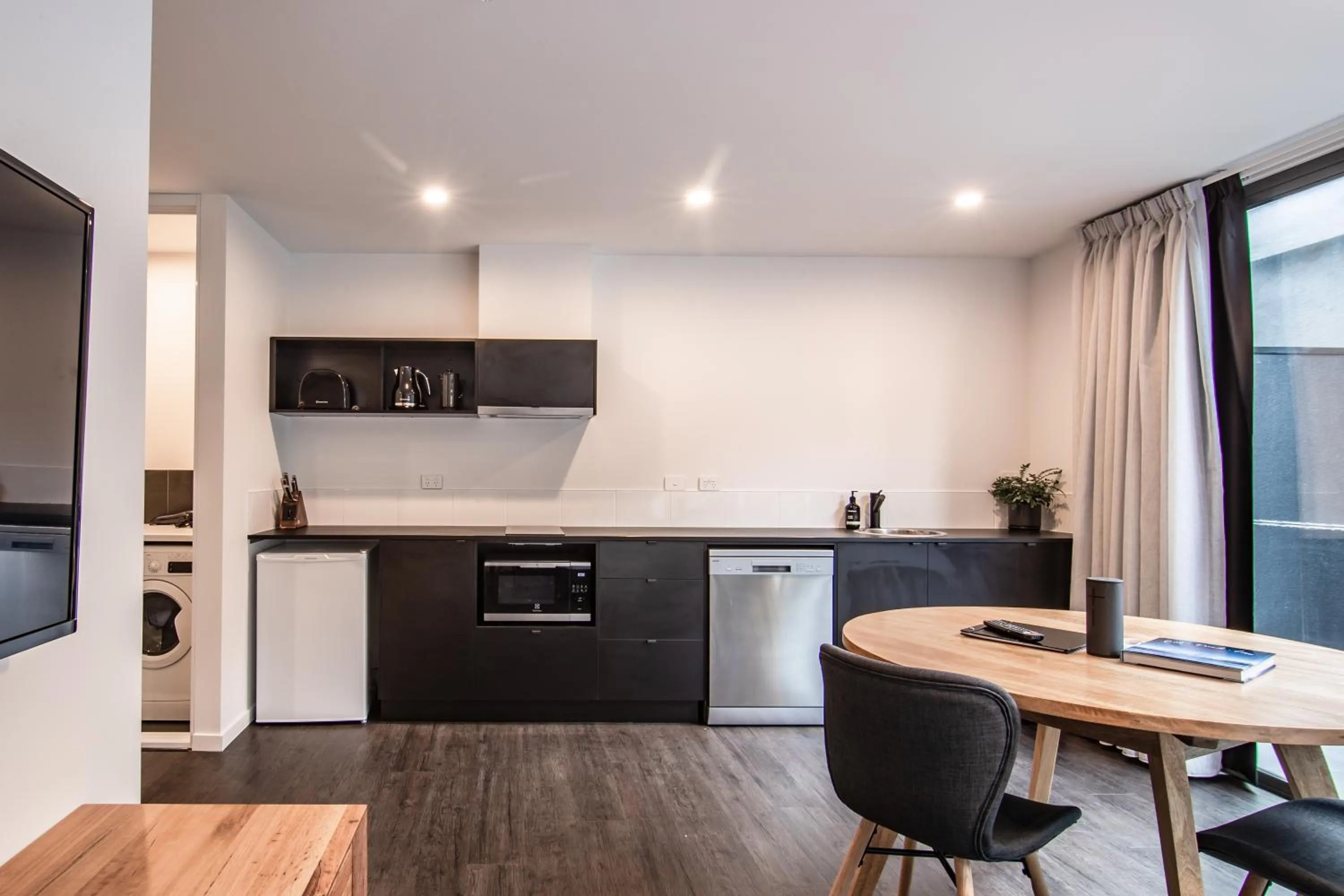 Kitchen or kitchenette in Change Overnight