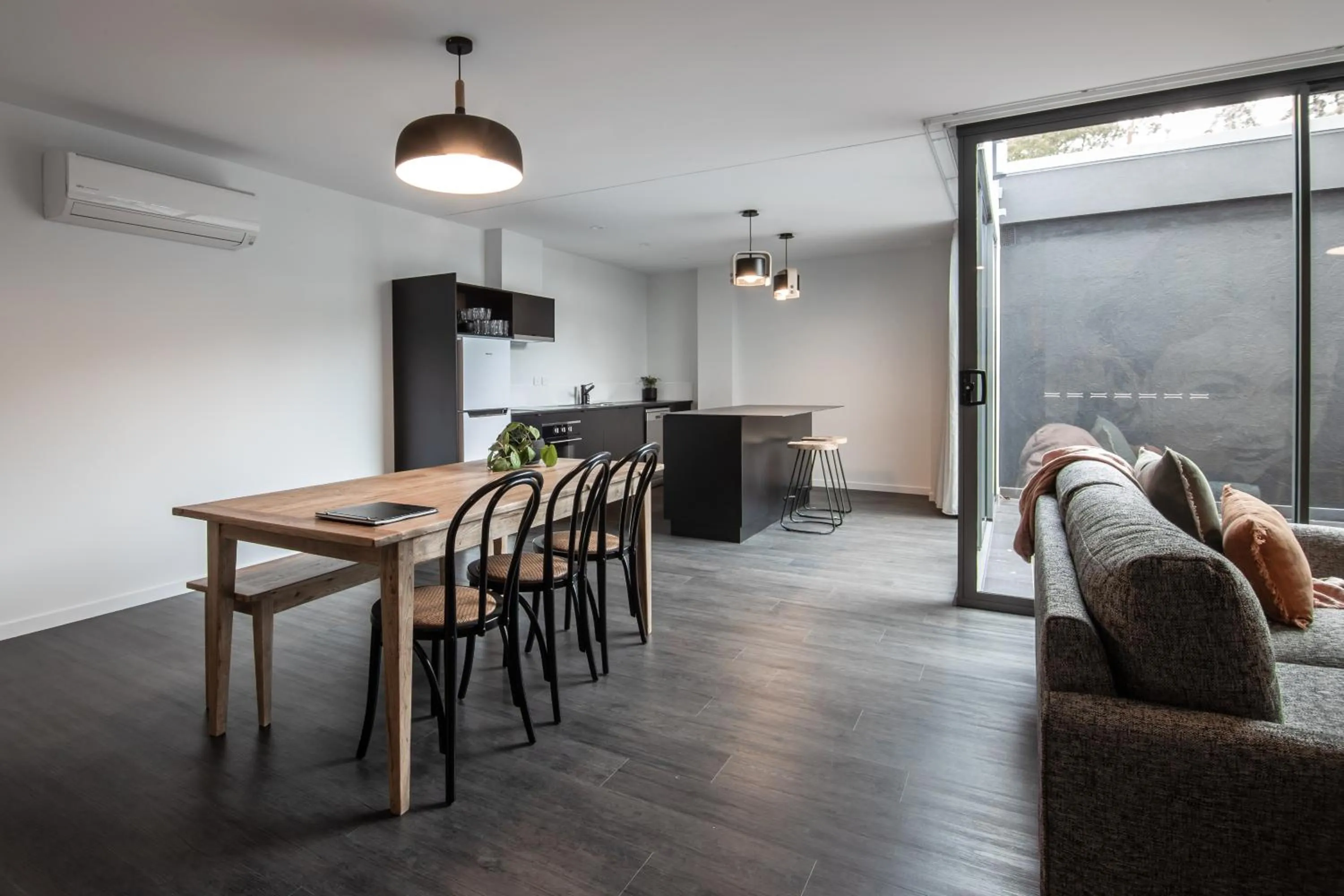 Kitchen or kitchenette in Change Overnight