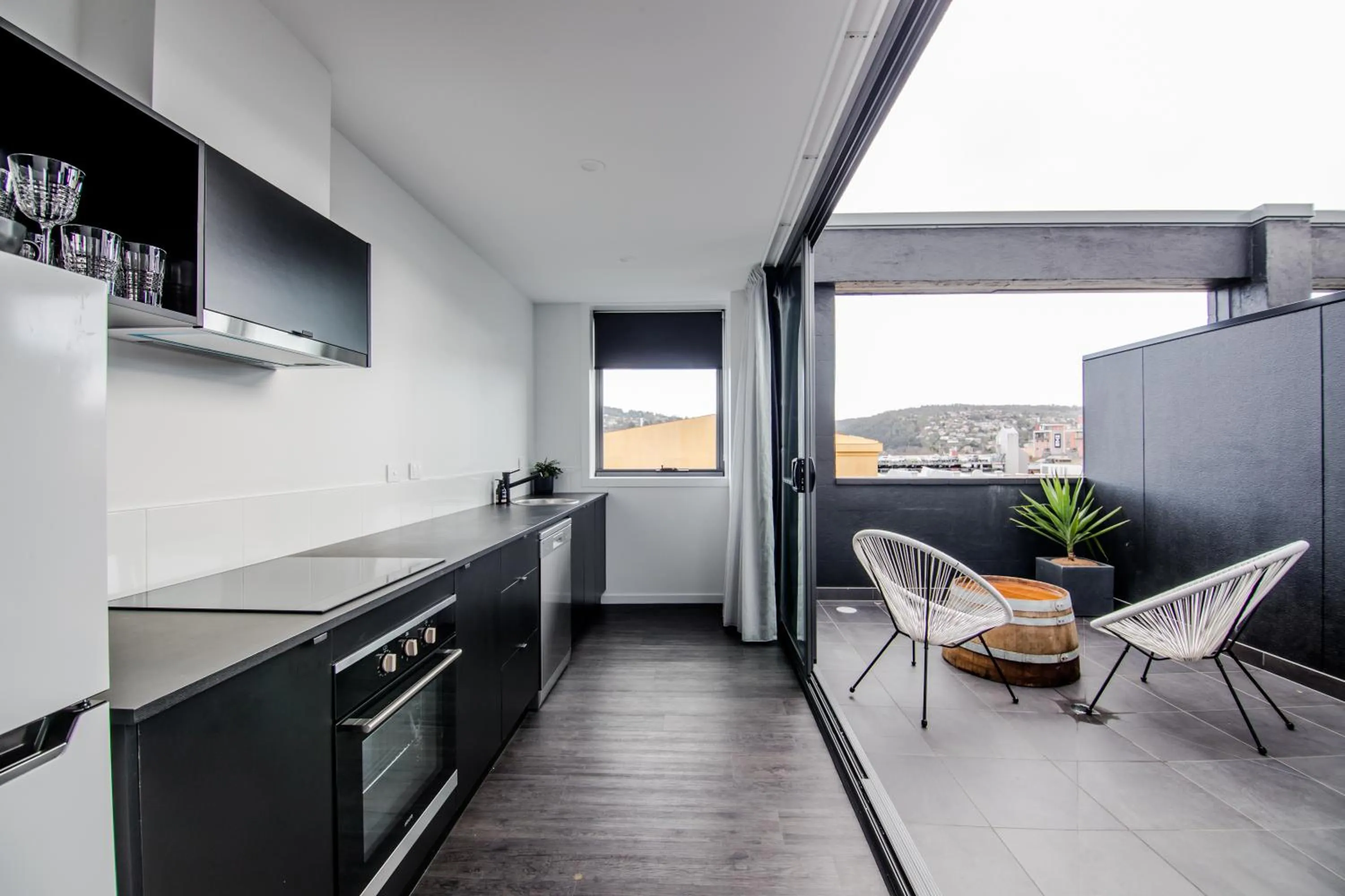 Kitchen or kitchenette in Change Overnight