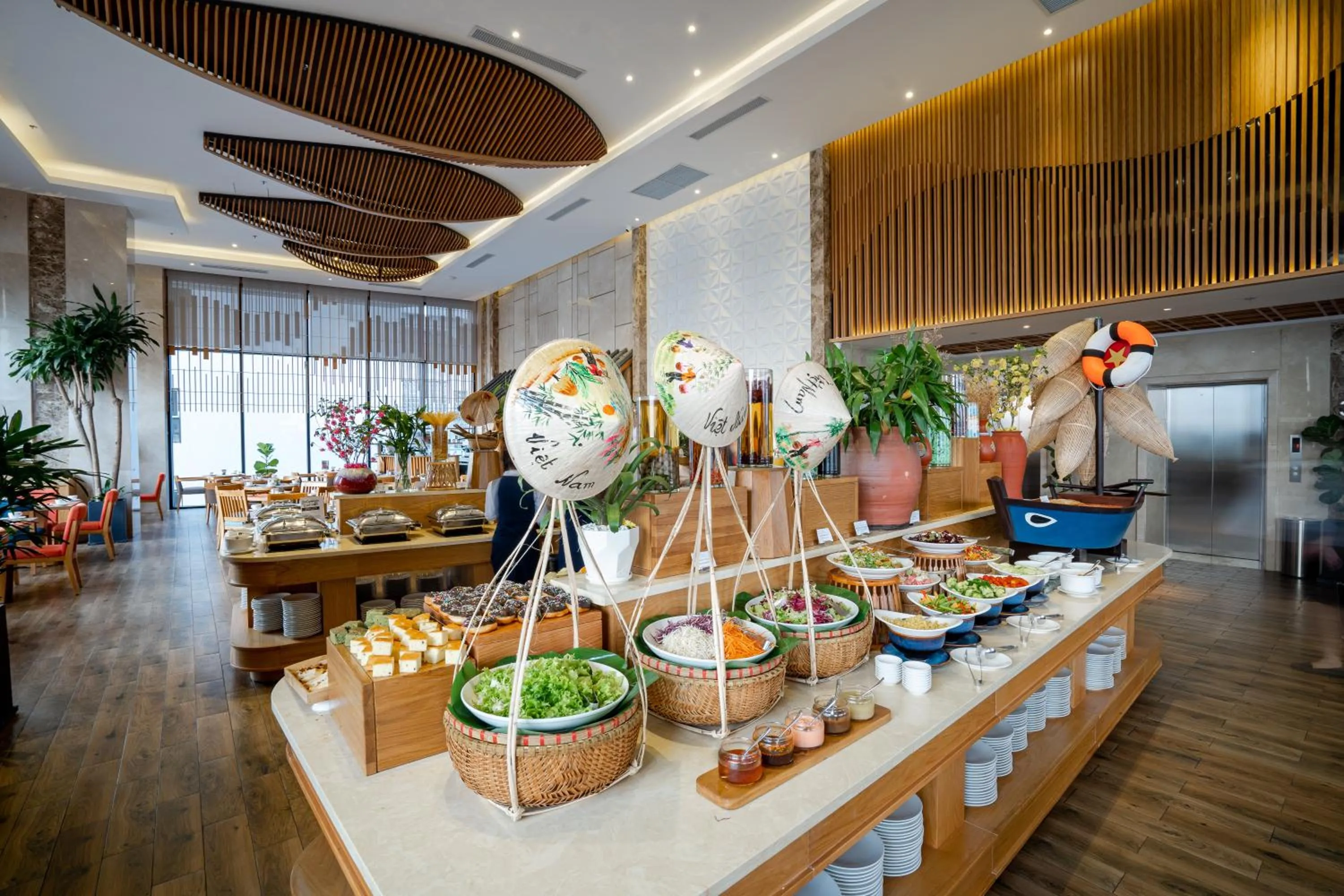 Restaurant/places to eat in Sala Danang Beach Hotel
