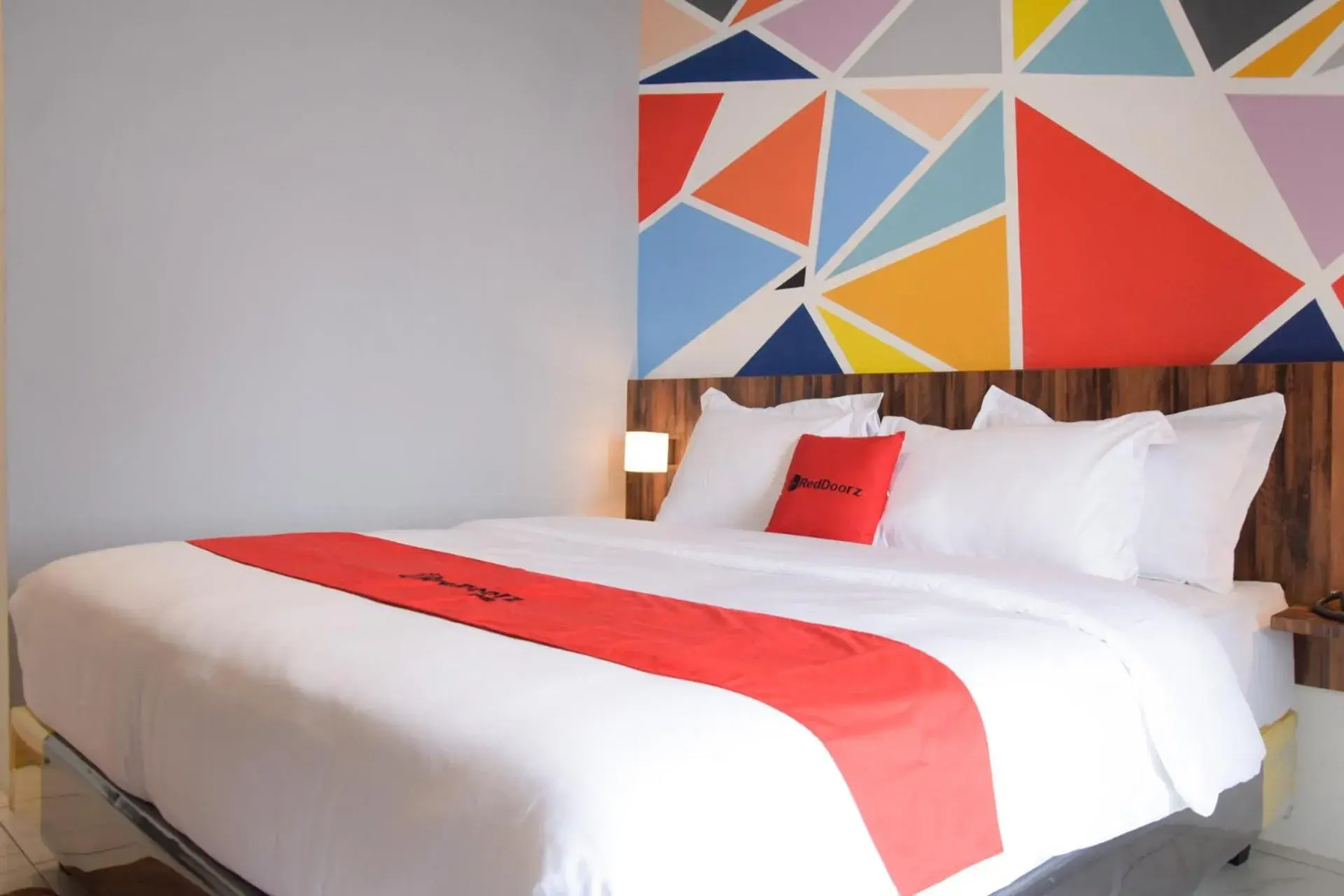 Bedroom, Bed in RedDoorz Plus near UNIMED Medan Bedroom, Bed in RedDoorz Plus near UNIMED Medan