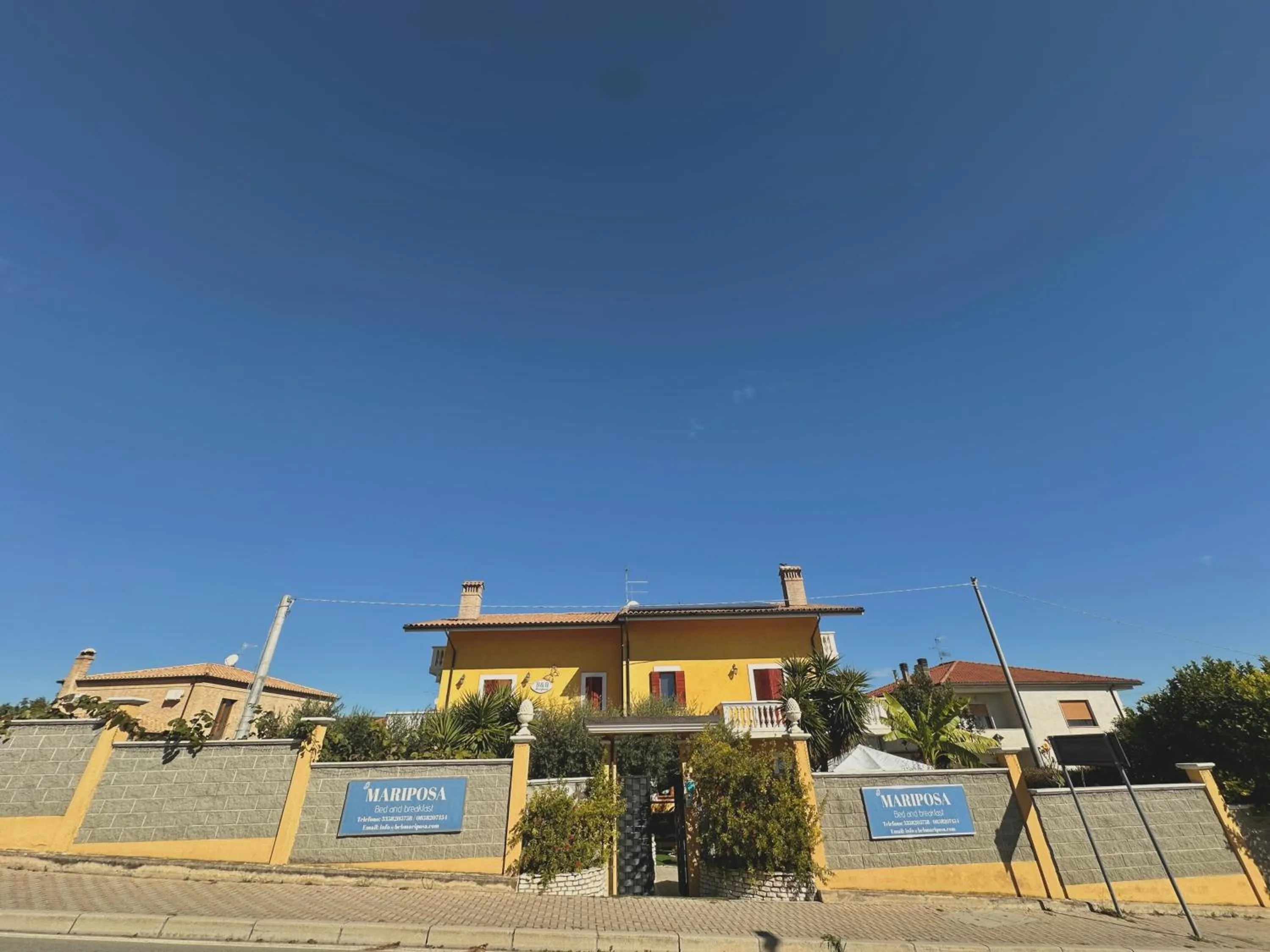 Property building in B&B Mariposa