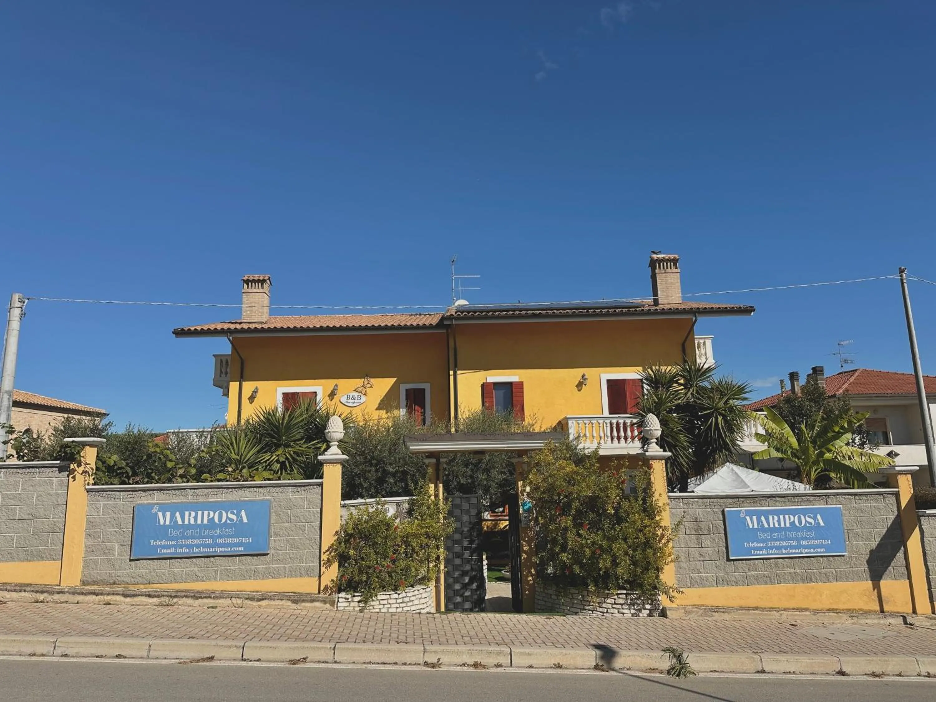 Property building in B&B Mariposa