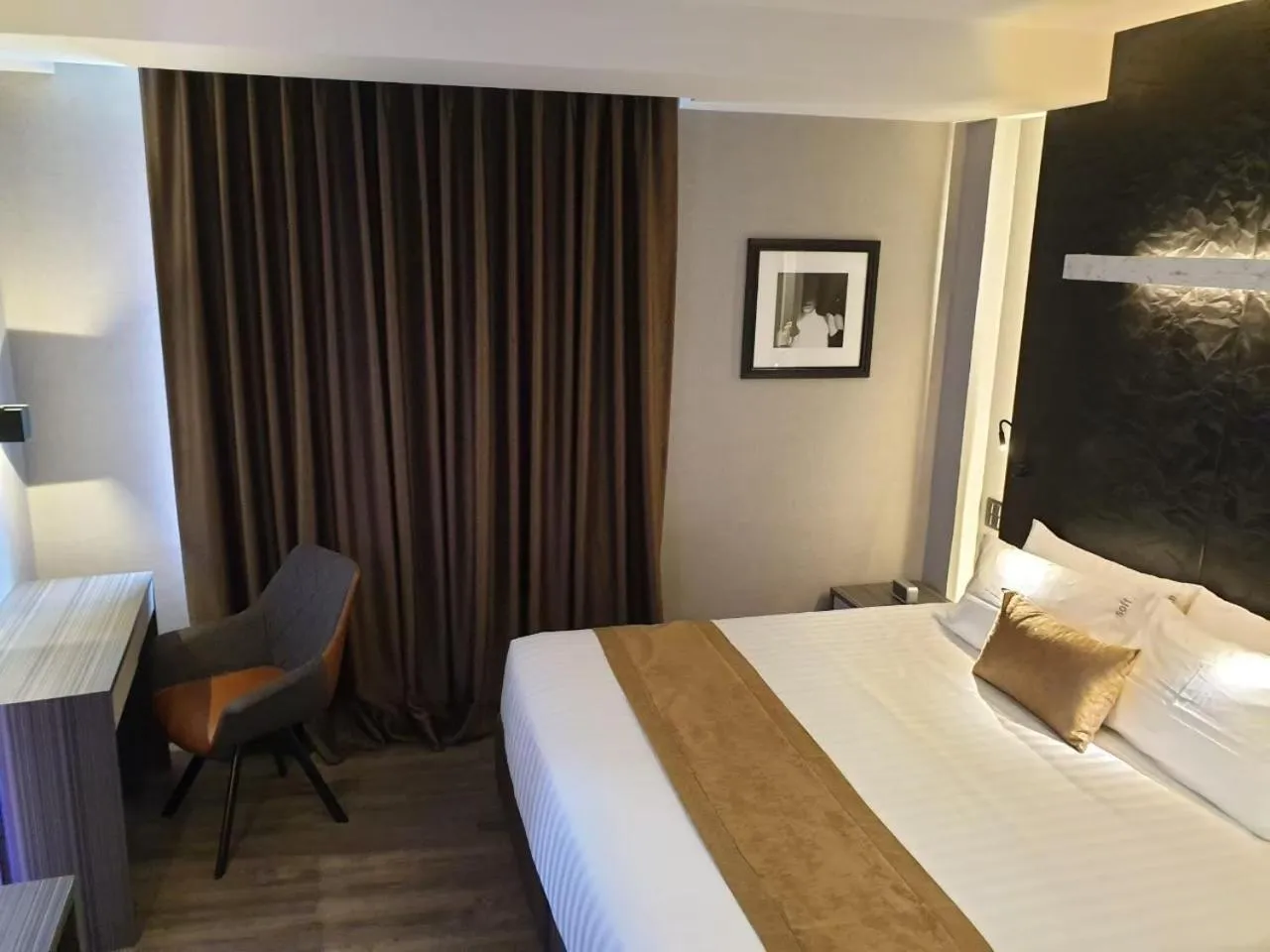 Bedroom, Bed in Aspira Gems Center Silom