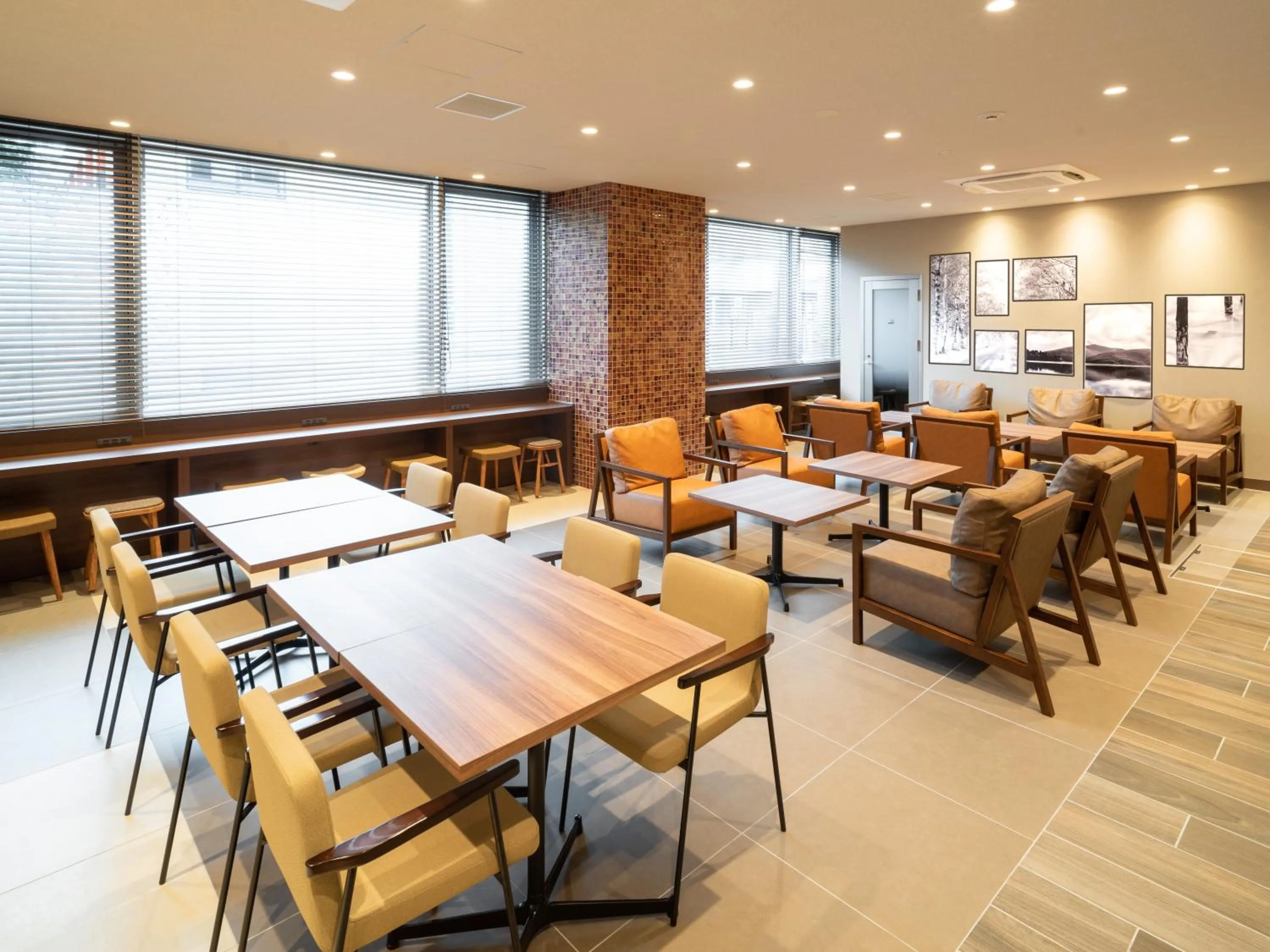 Lounge or bar in Super Hotel Premier Obihiro Ekimae