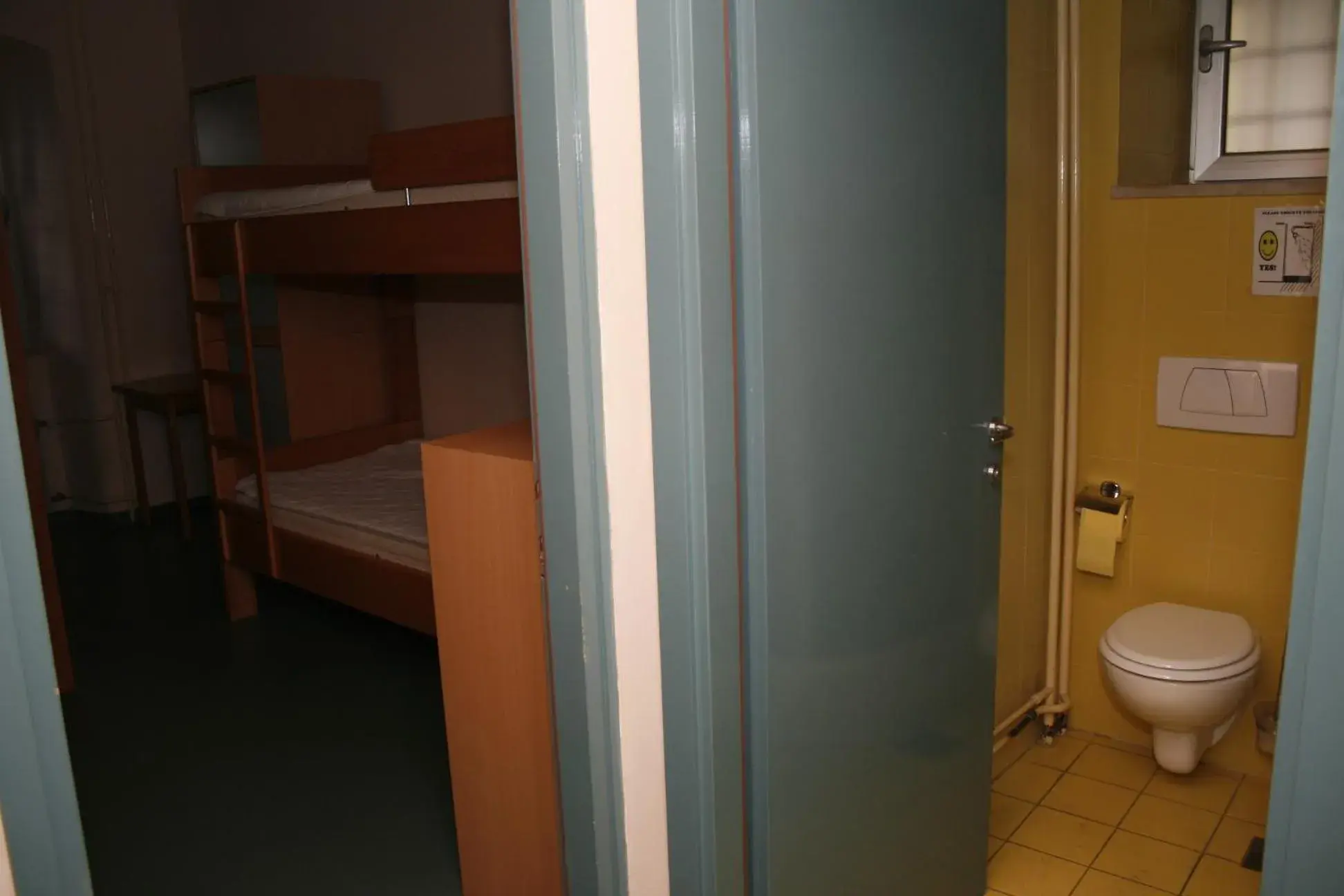 Bed in 4-Bed Mixed Dormitory Room in HI Hostel Rijeka Bed in 4-Bed Mixed Dormitory Room in HI Hostel Rijeka