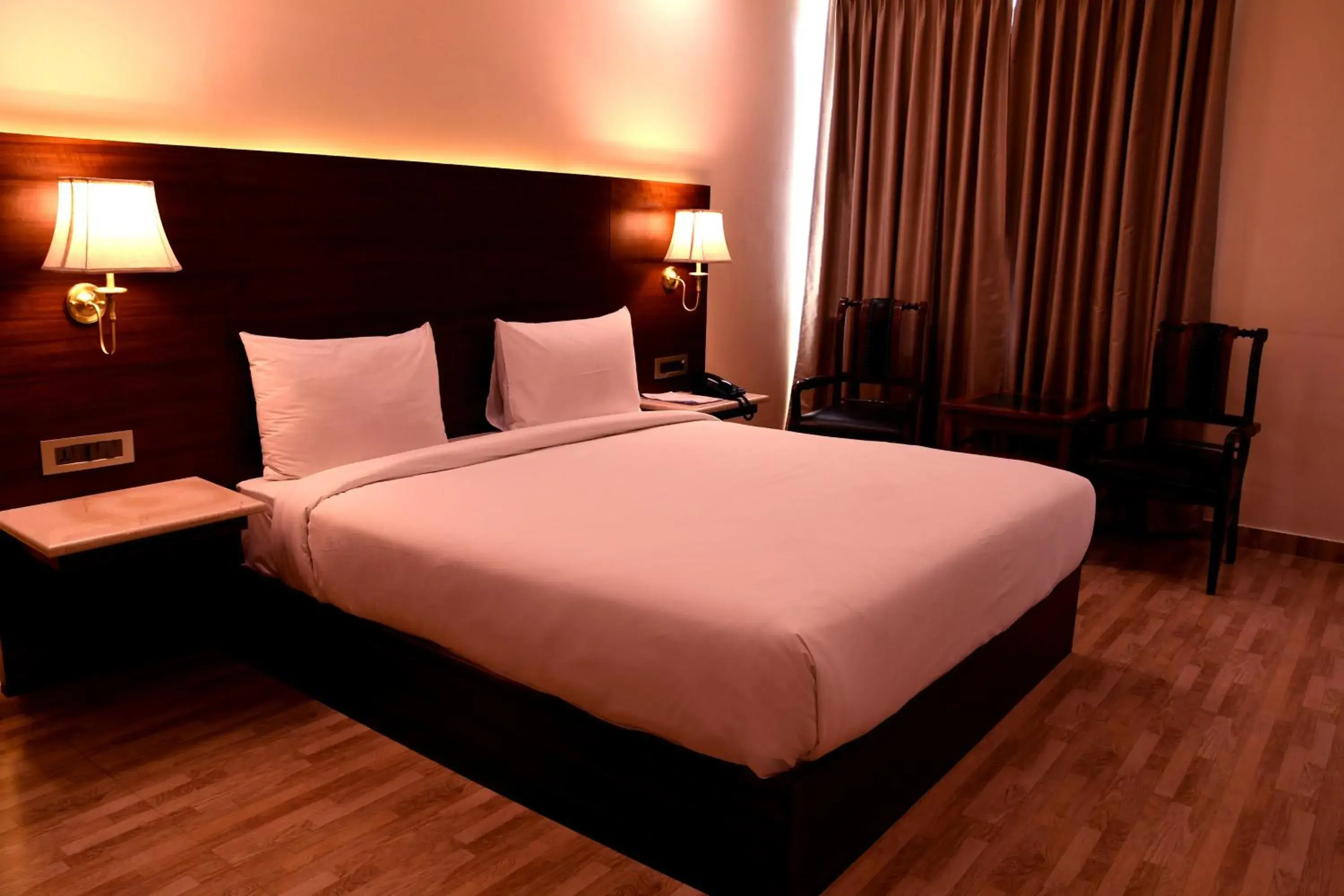 Photo of the whole room, Bed in Mastiff Villa Camellia by OTHPL Photo of the whole room, Bed in Mastiff Villa Camellia by OTHPL