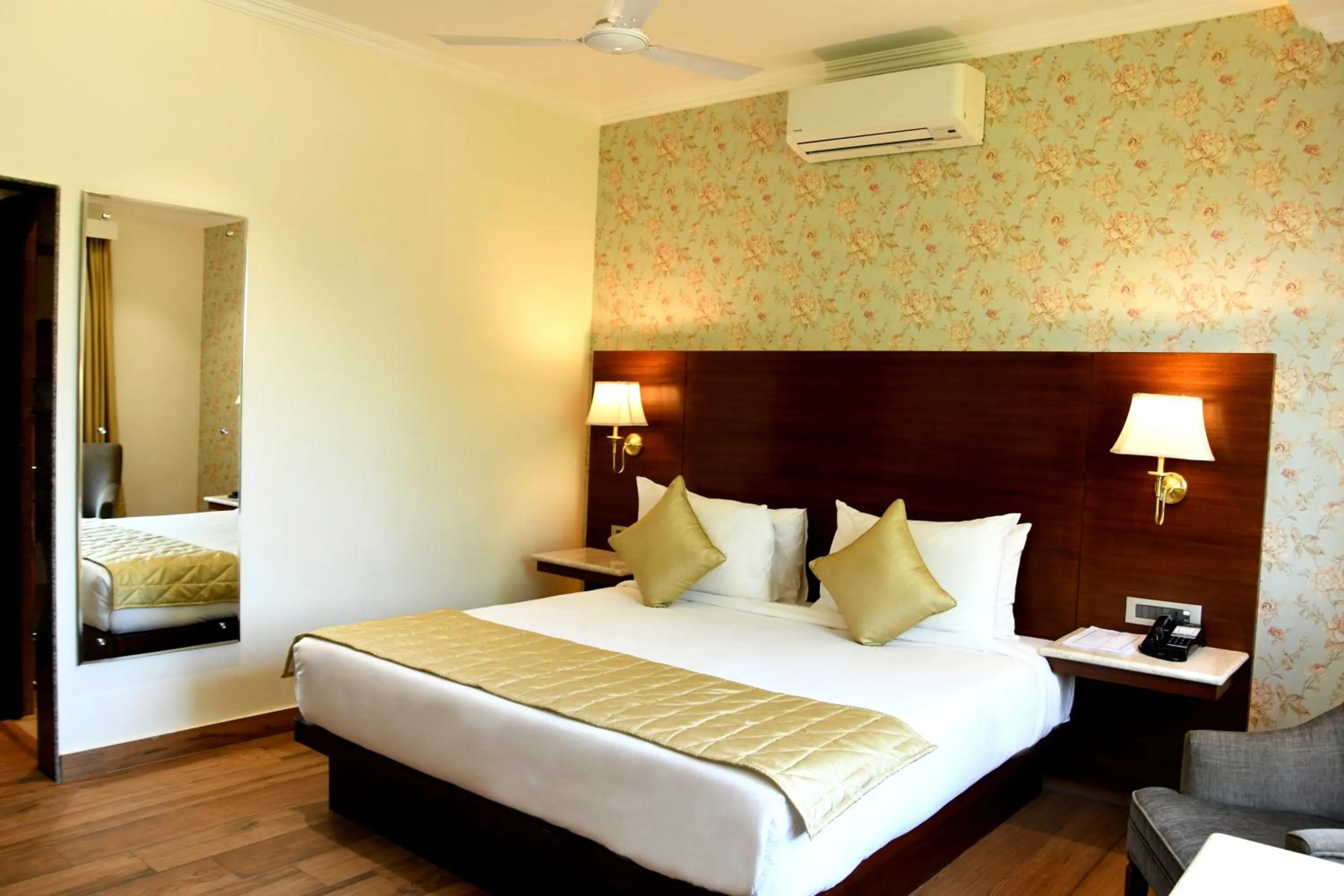 Photo of the whole room, Bed in Mastiff Villa Camellia by OTHPL