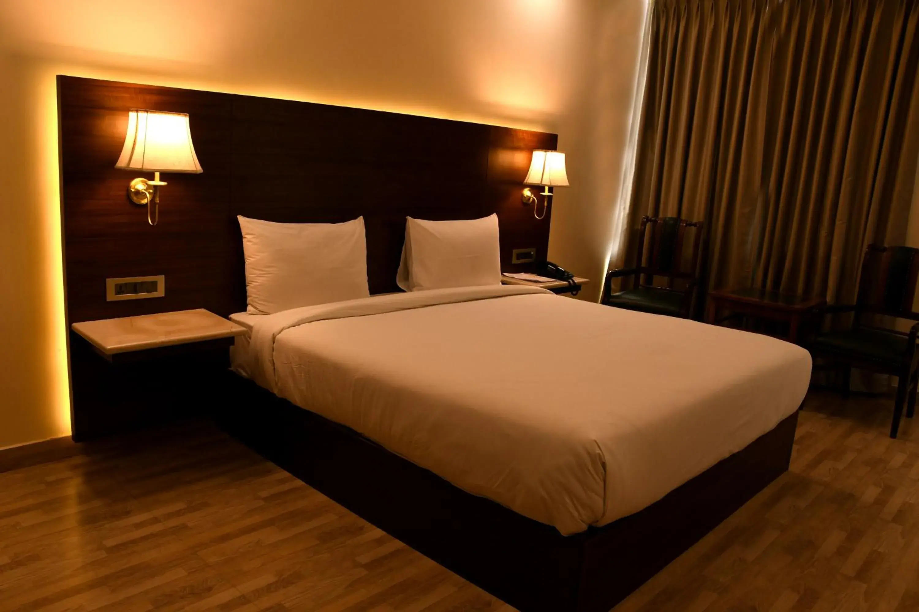 Photo of the whole room, Bed in Mastiff Villa Camellia by OTHPL Photo of the whole room, Bed in Mastiff Villa Camellia by OTHPL