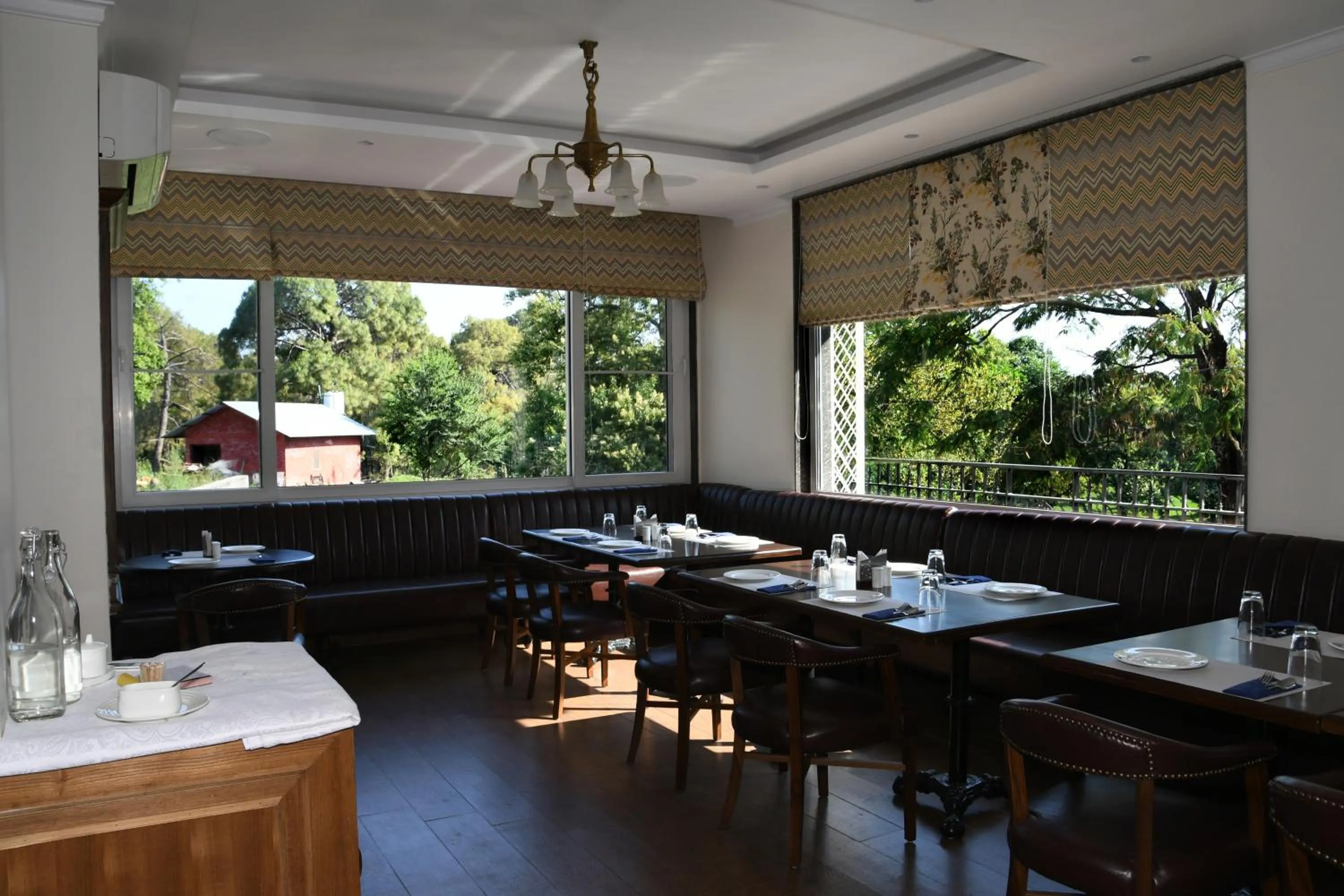 Breakfast in Mastiff Villa Camellia by OTHPL