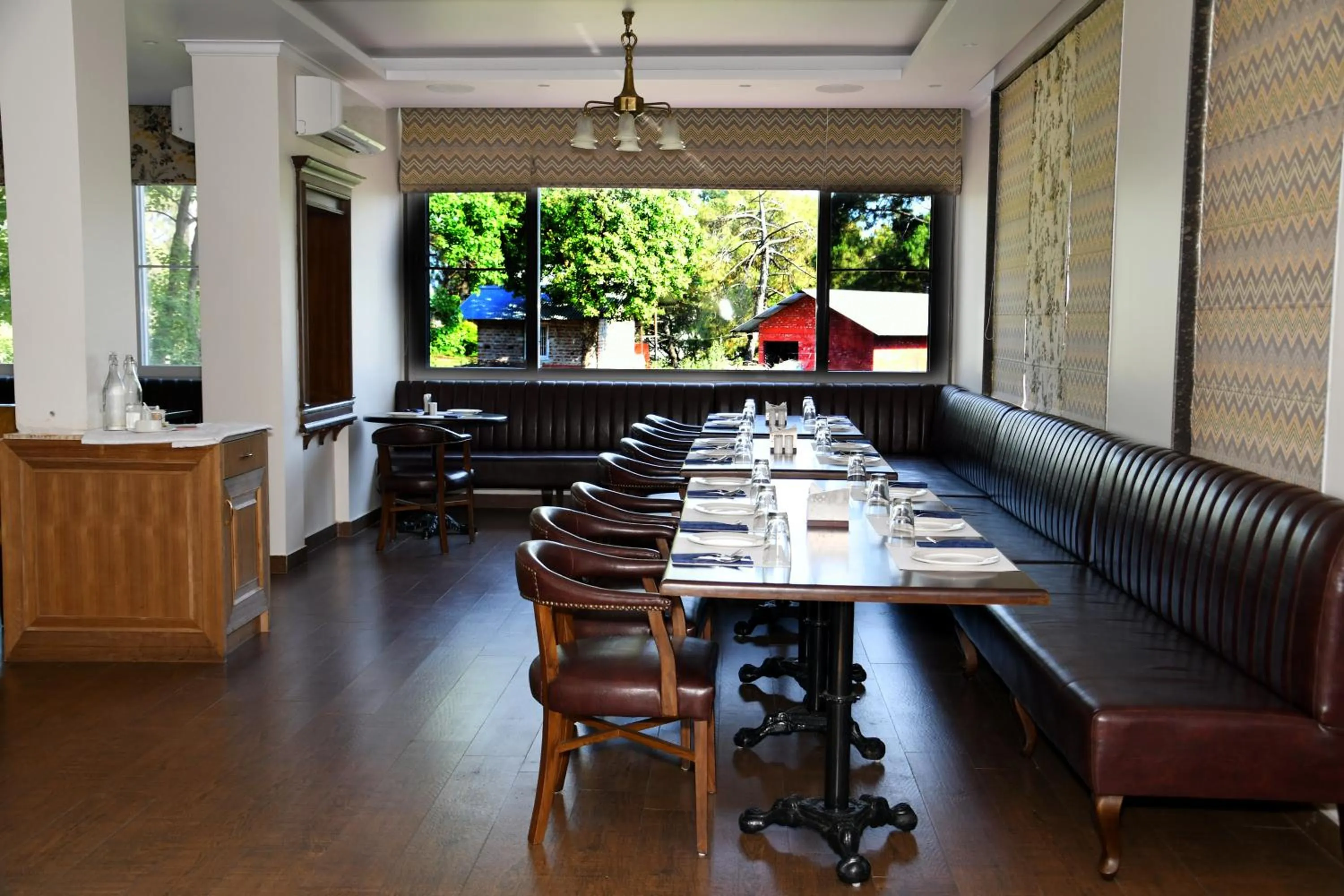 Coffee/tea facilities in Mastiff Villa Camellia by OTHPL