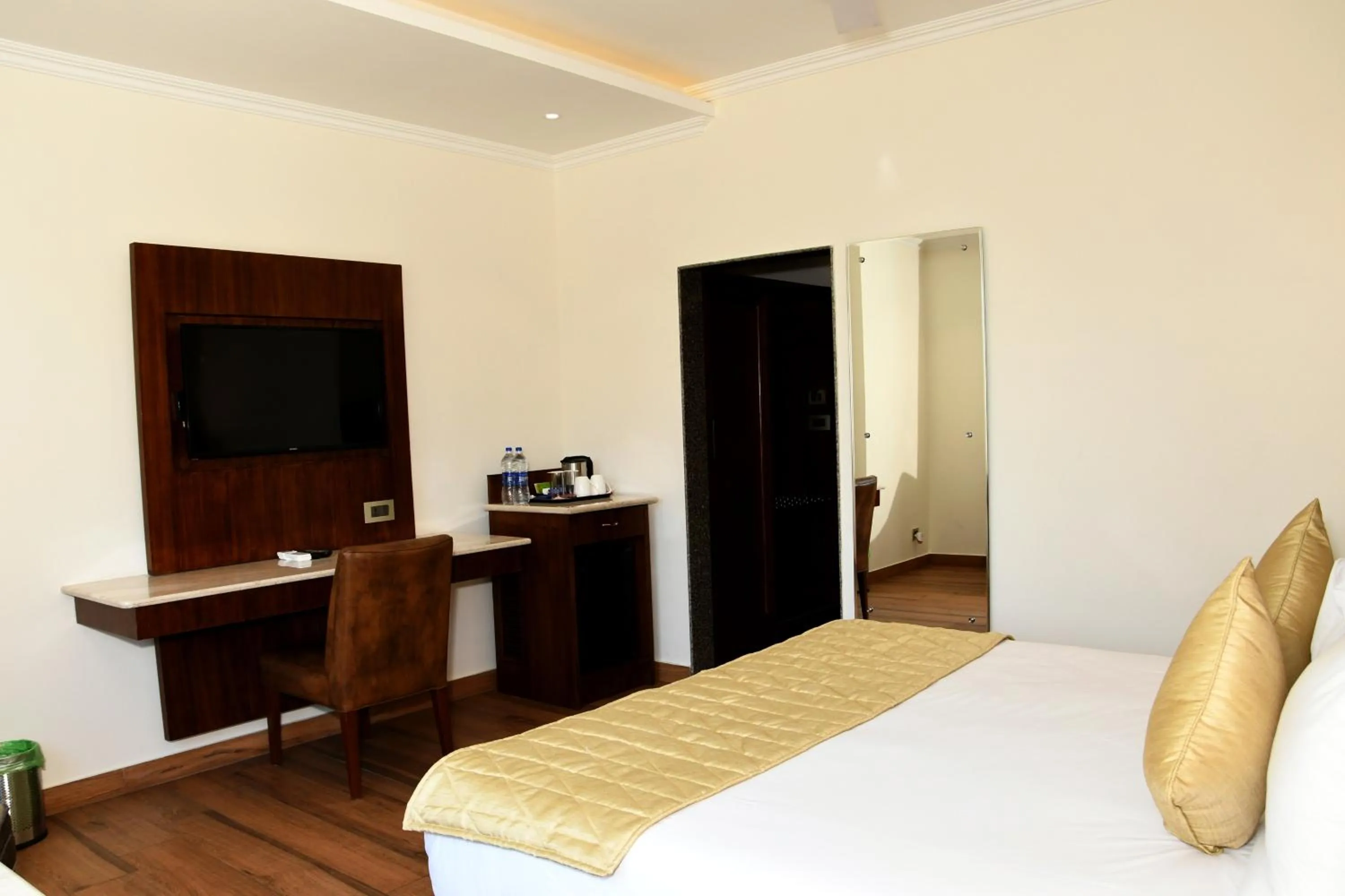 Photo of the whole room, Bed in Mastiff Villa Camellia by OTHPL