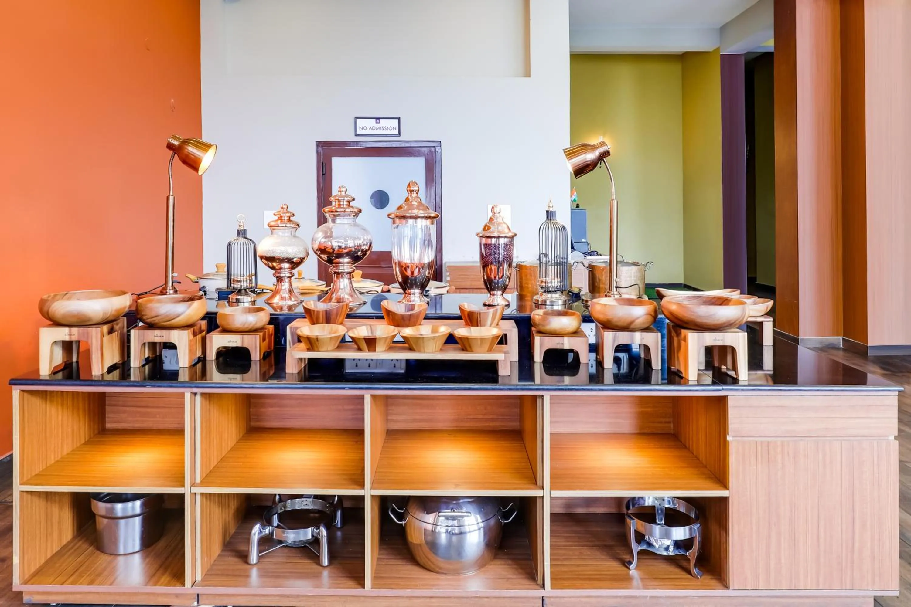 Food and drinks in Mount Himalayan Hotel