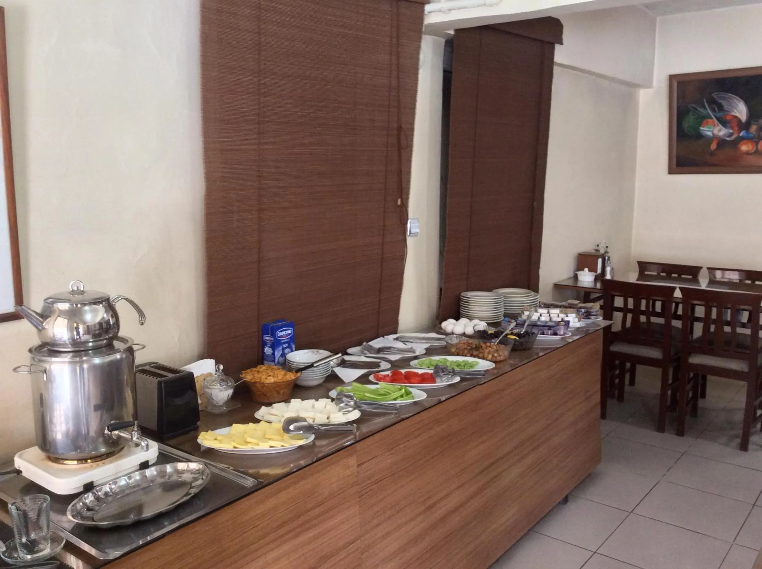 Restaurant/places to eat in Elite Hotel City Center Saray Bed and Breakfast