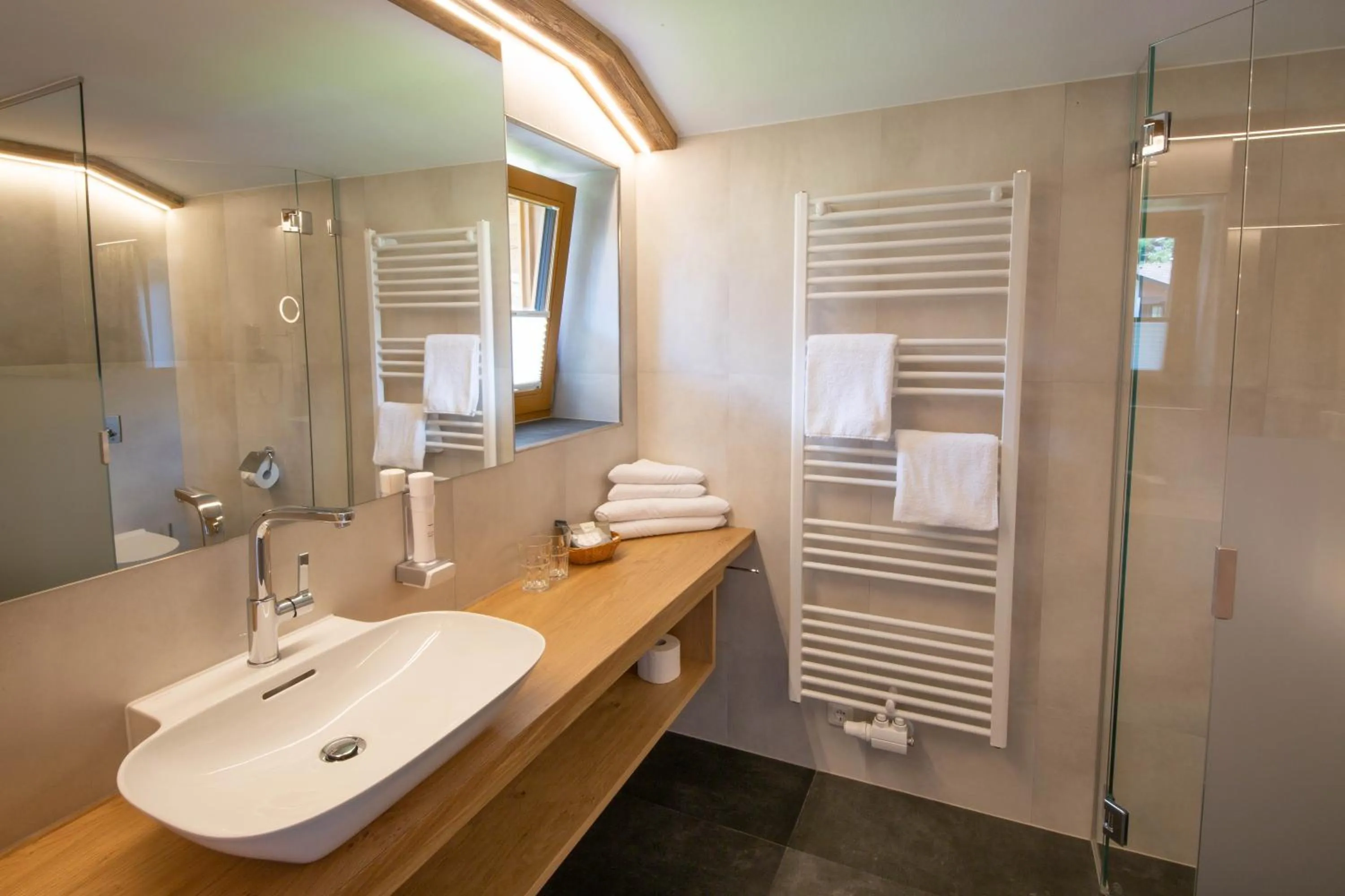 Bathroom in Landhotel Föhrenhof Ellmau