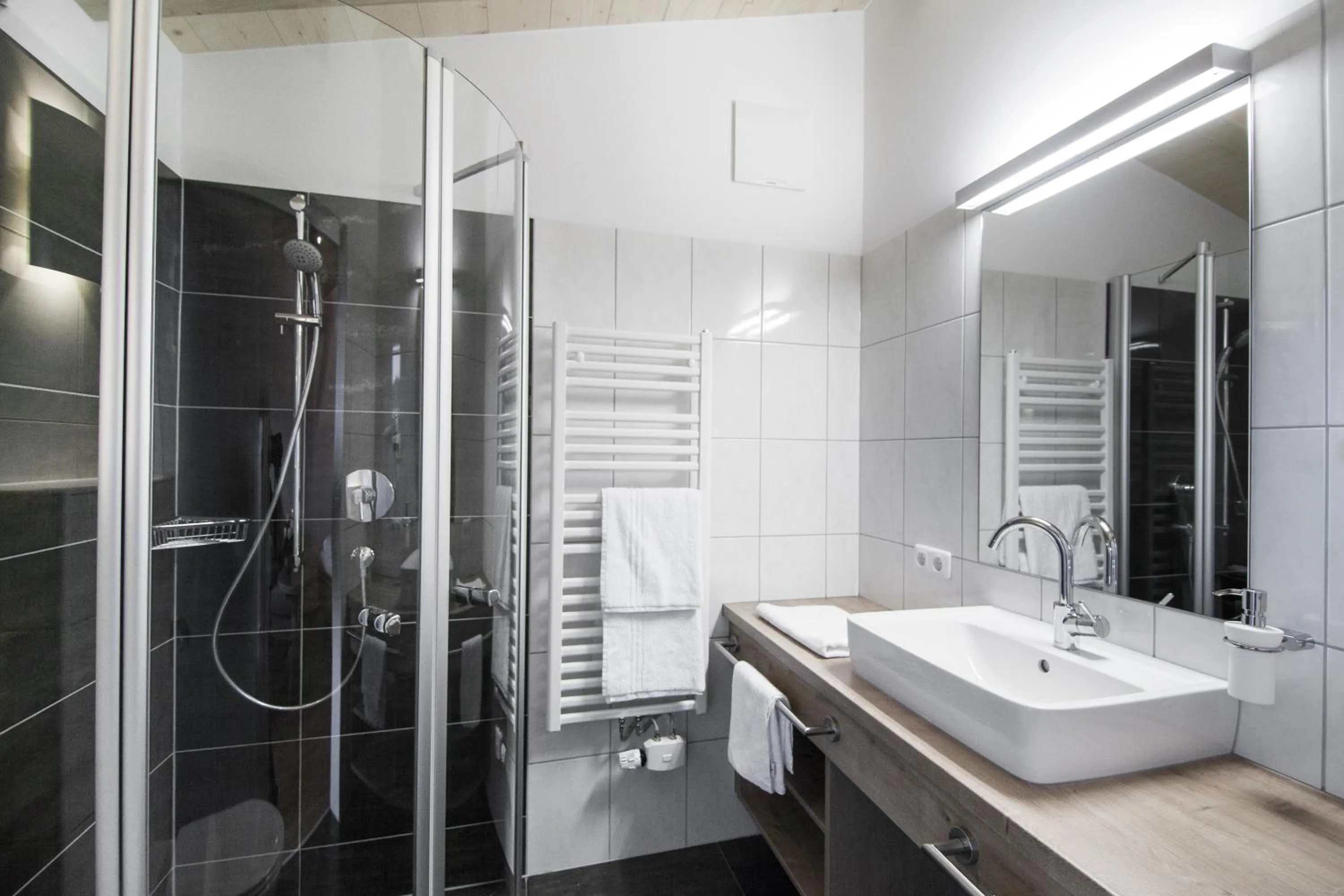 Bathroom in Landhotel Föhrenhof Ellmau