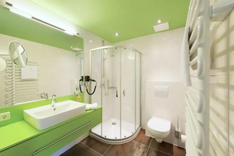 Bathroom in Landhotel Föhrenhof Ellmau