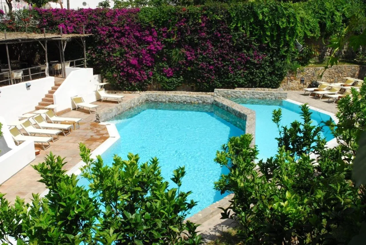 Swimming pool in Grand Hotel Santa Domitilla