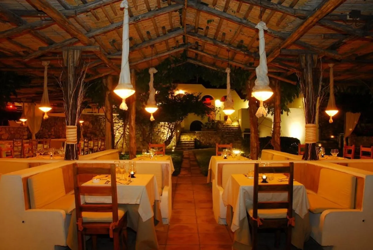 Restaurant/places to eat in Grand Hotel Santa Domitilla