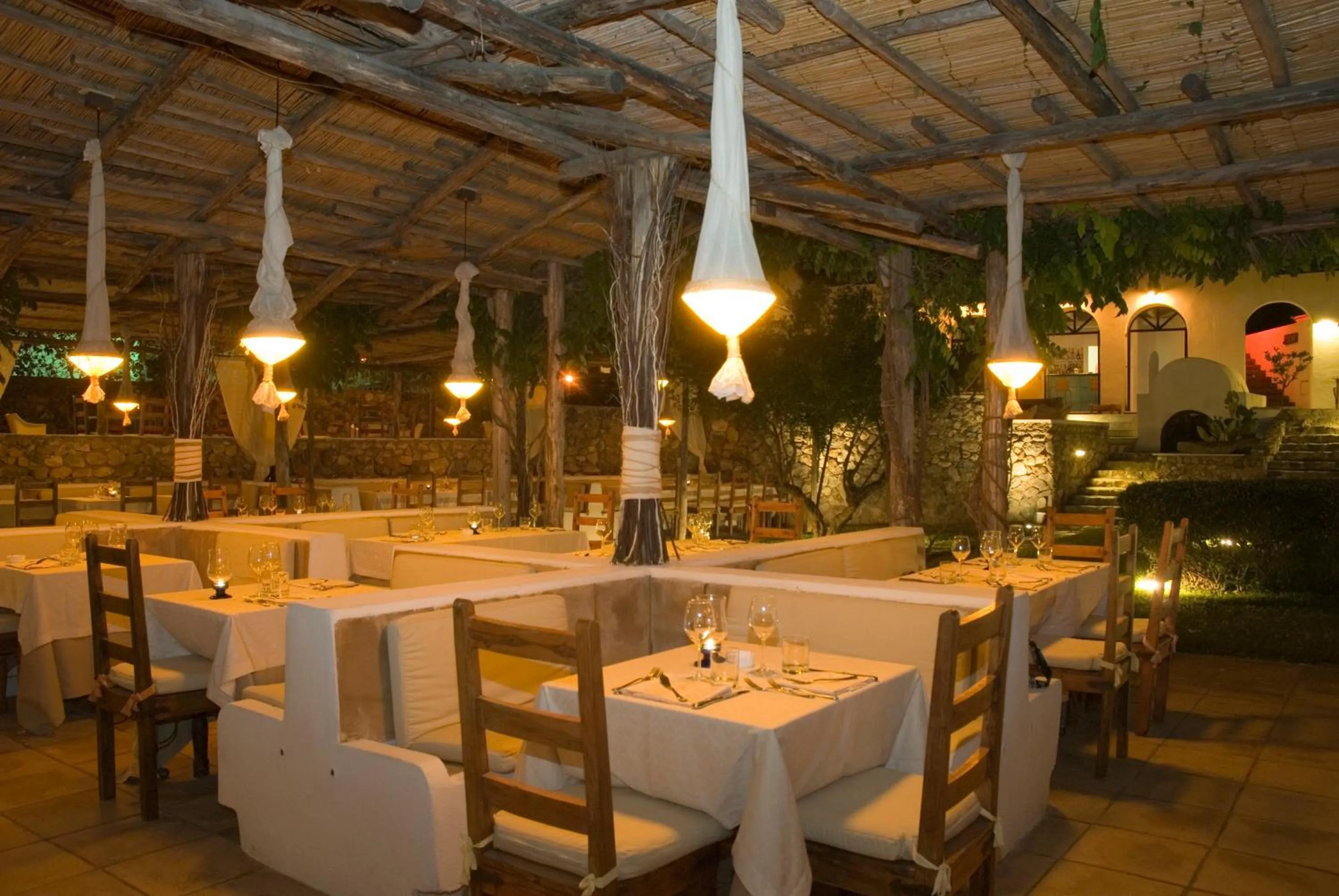 Restaurant/places to eat in Grand Hotel Santa Domitilla