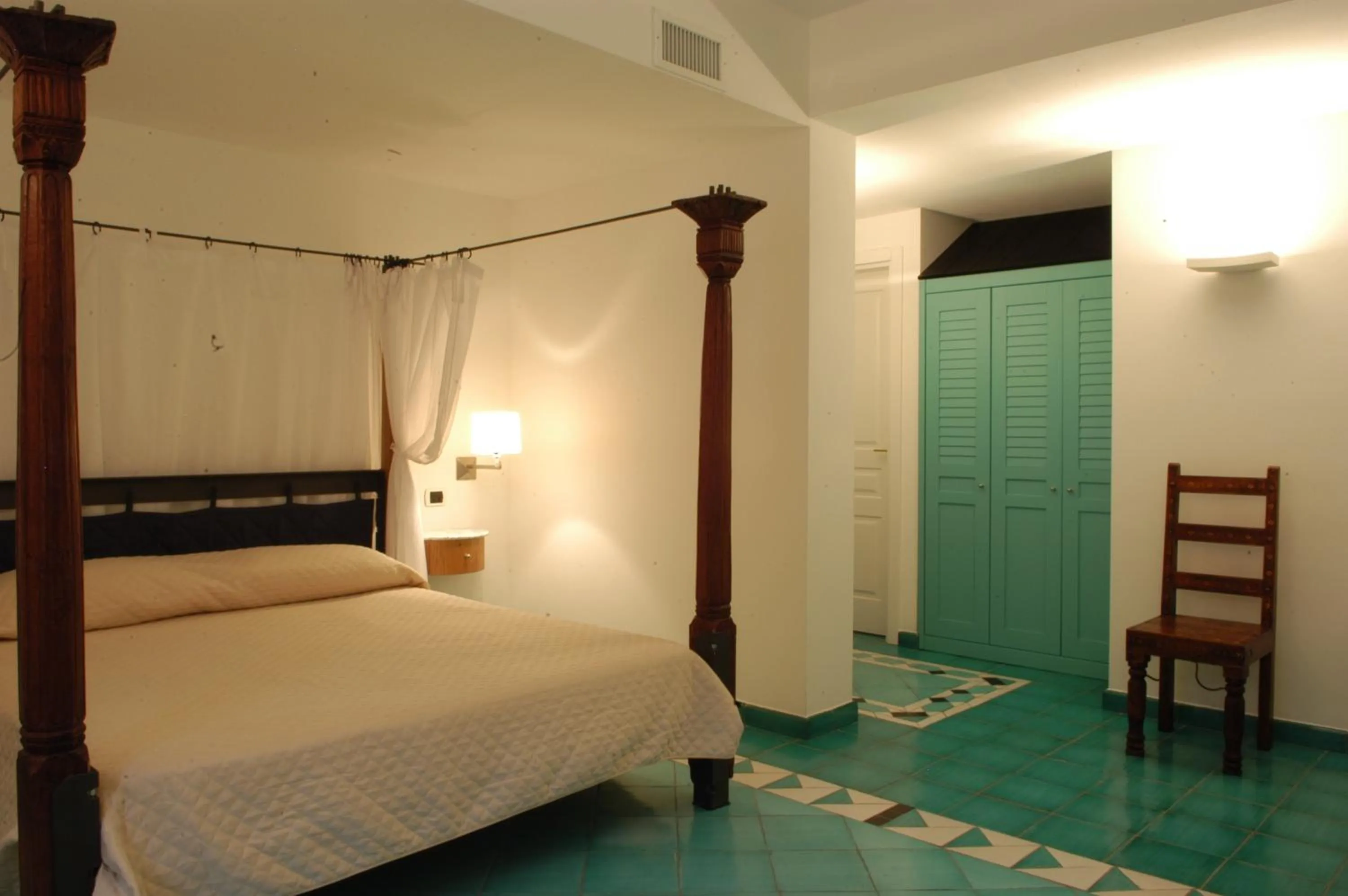 Photo of the whole room, Bed in Grand Hotel Santa Domitilla
