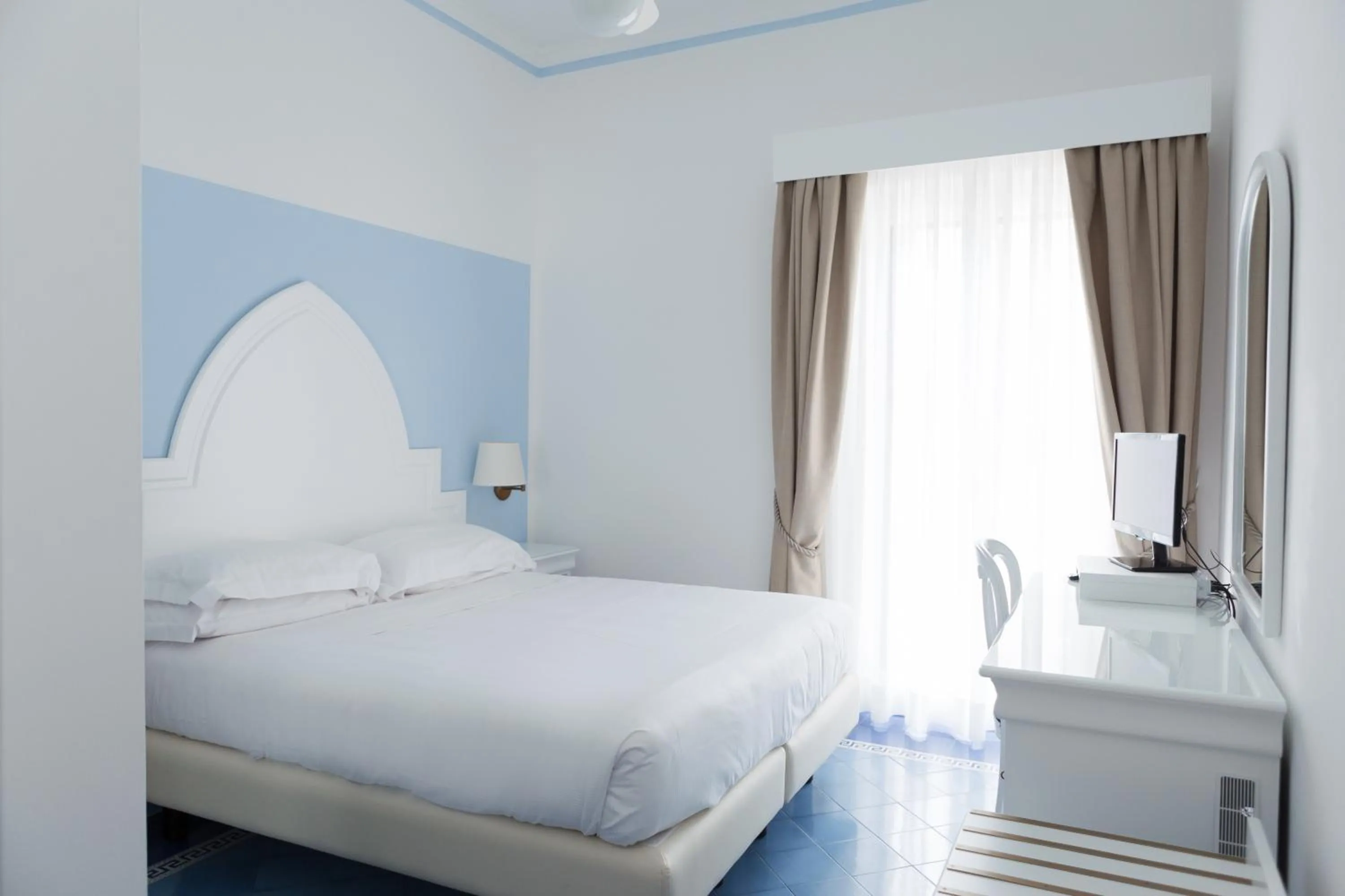 Bedroom, Bed in Grand Hotel Santa Domitilla
