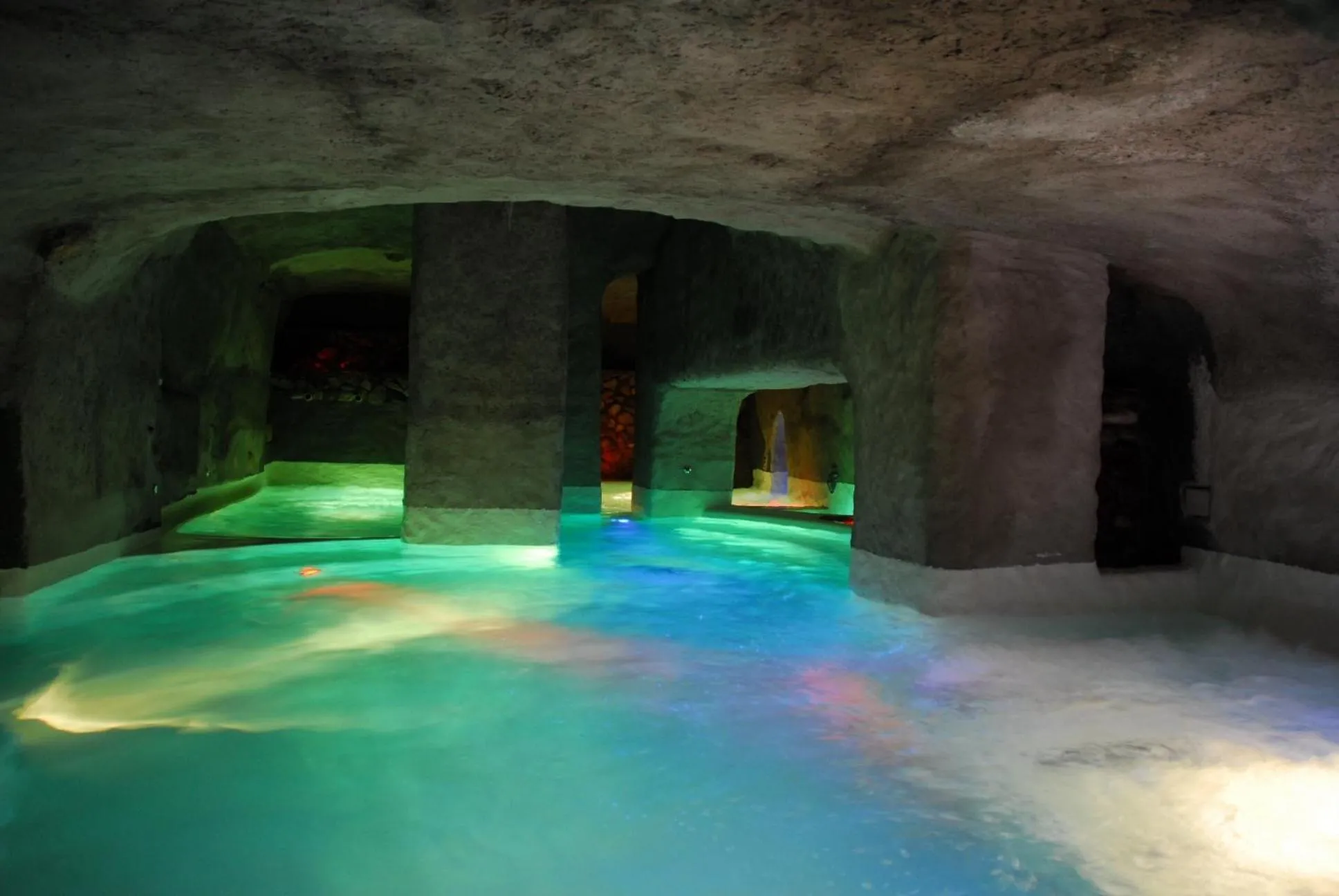 Swimming pool in Grand Hotel Santa Domitilla
