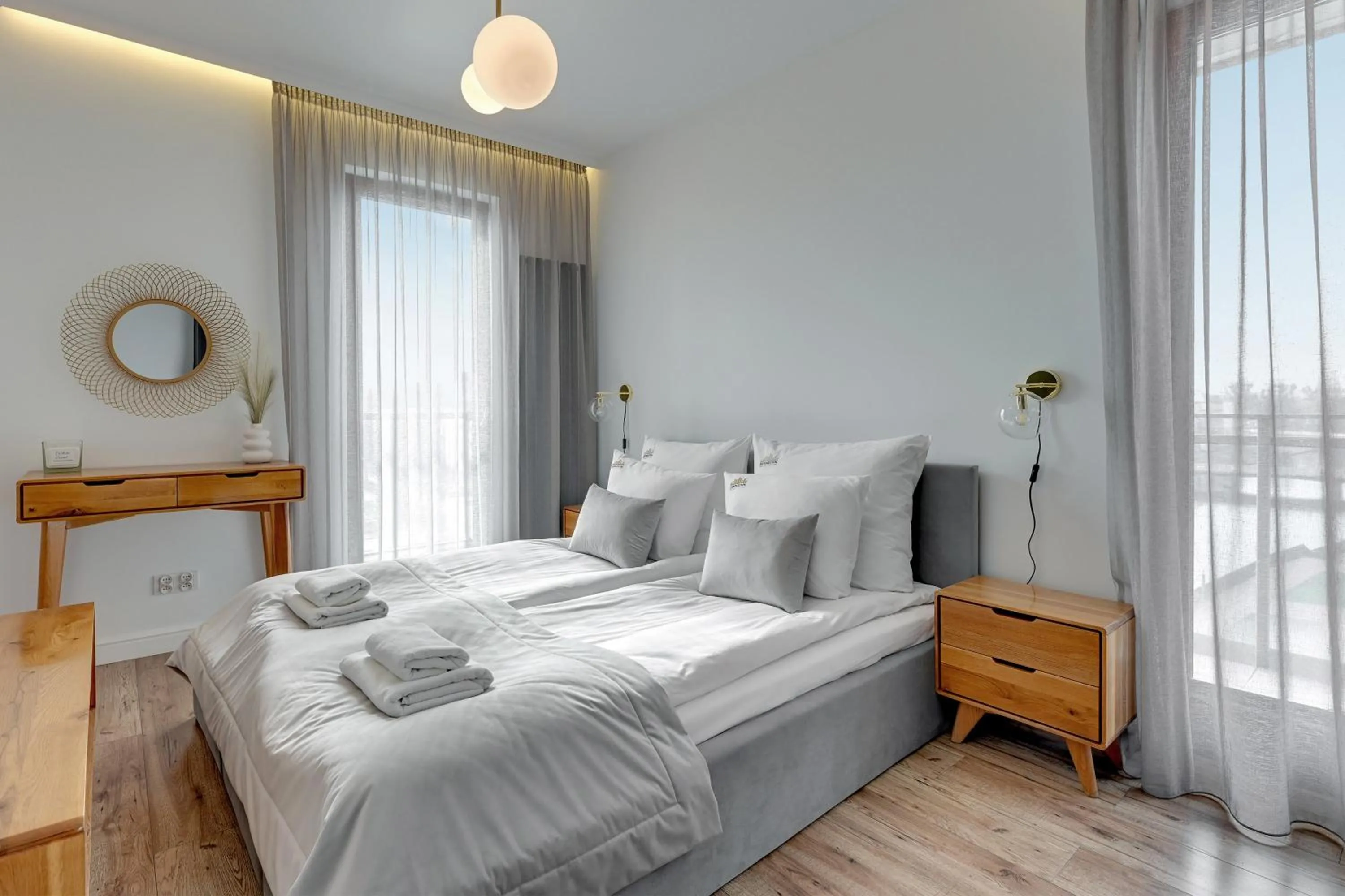 Bed in Aura - Riverside & Parking by Downtown Apartments