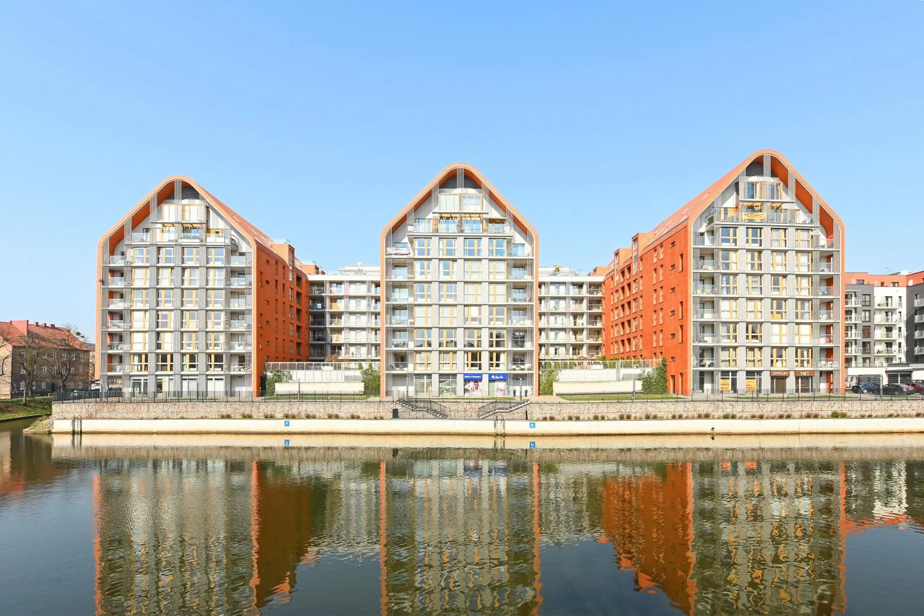 Property building in Aura - Riverside & Parking by Downtown Apartments