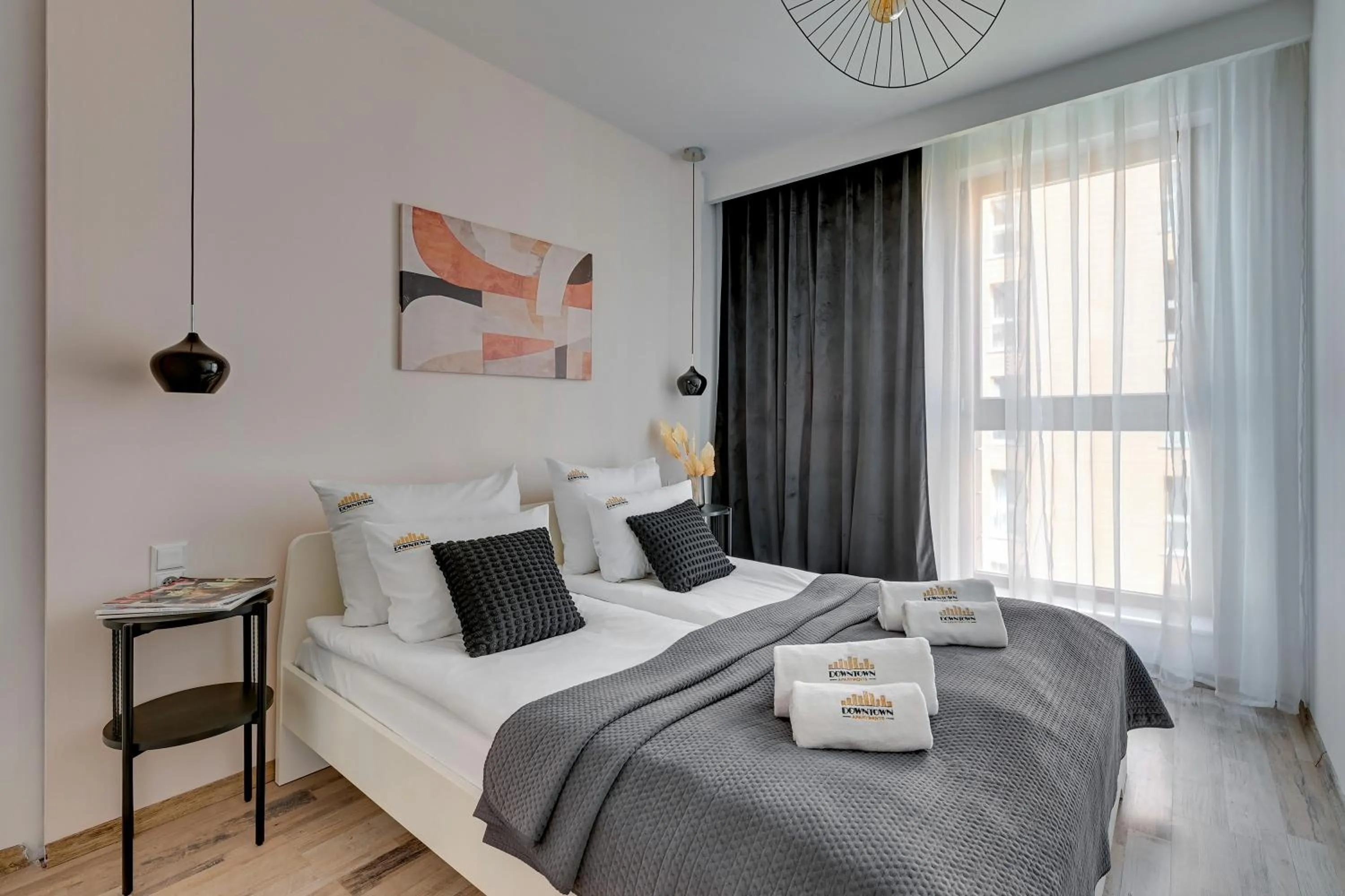 Bed in Aura - Riverside & Parking by Downtown Apartments
