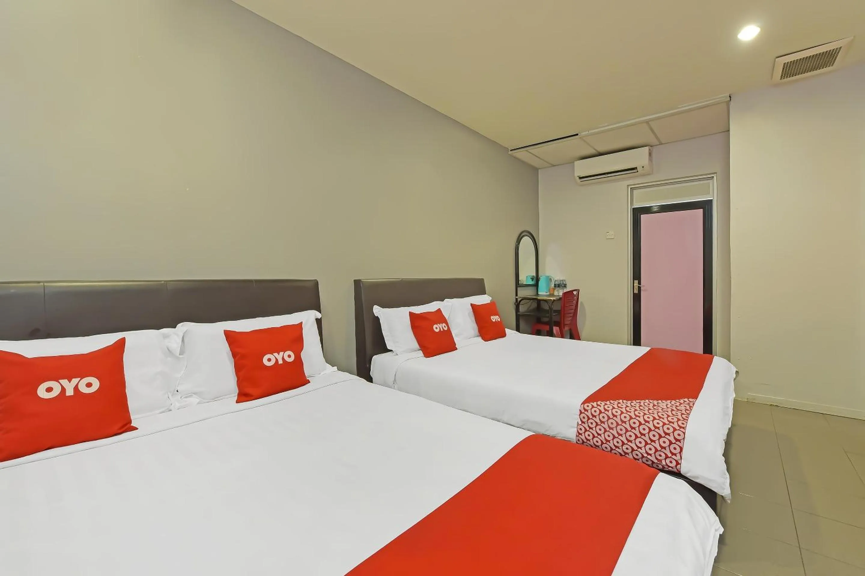 Bedroom, Bed in Hotel O Purple Town