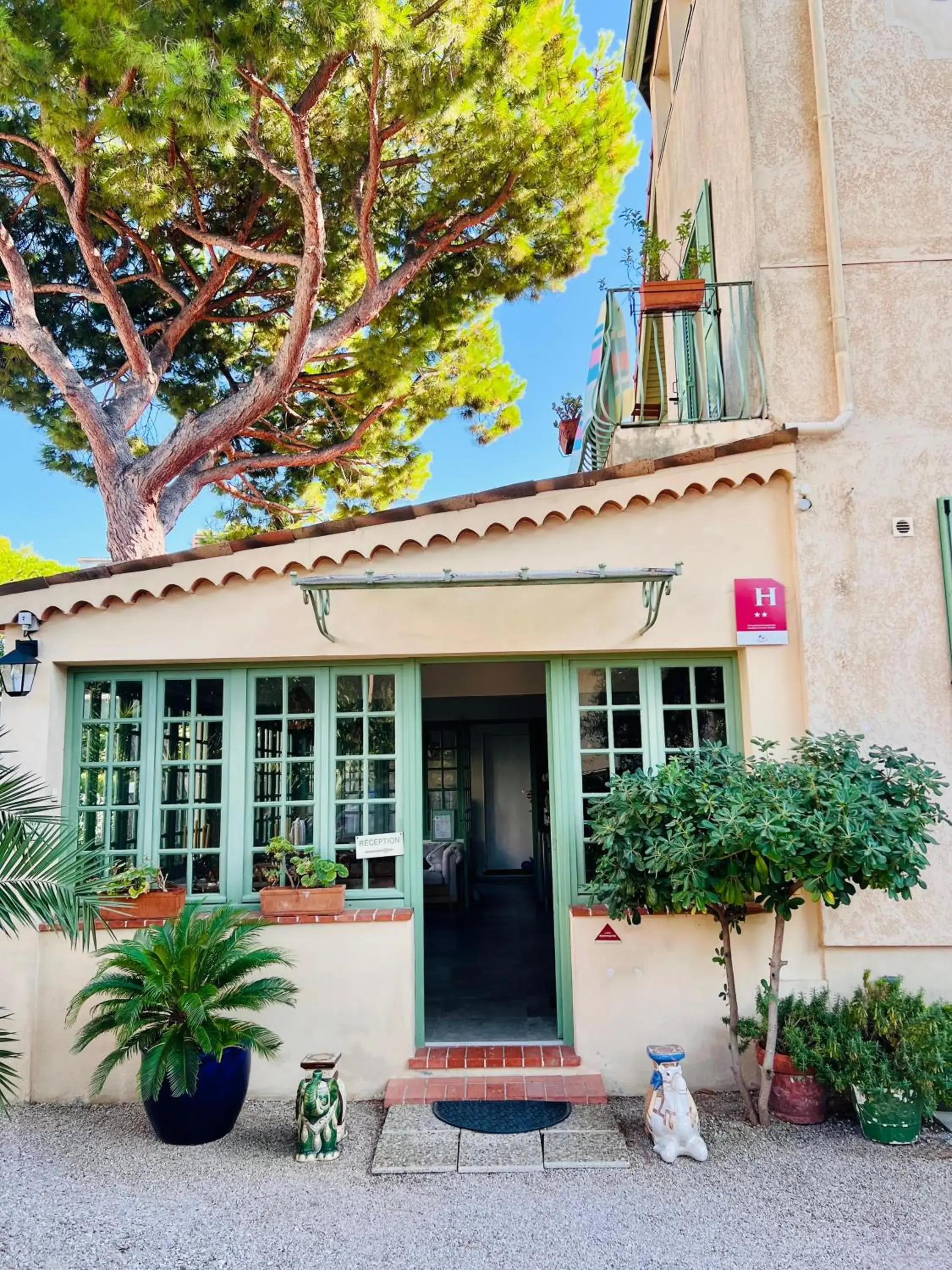 Facade/entrance in Hotel Le Ponteil Facade/entrance in Hotel Le Ponteil