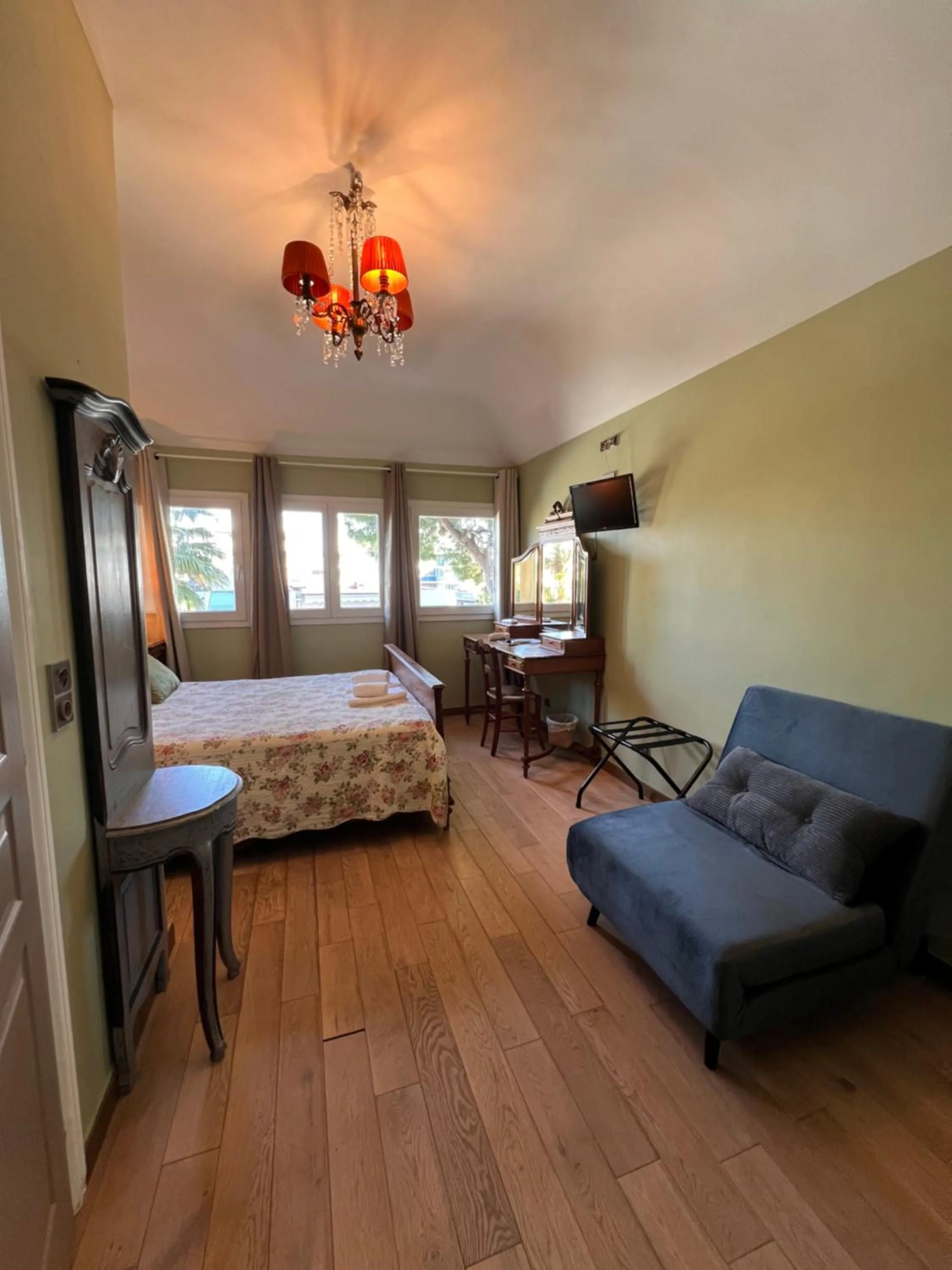 Bedroom, Bed in Hotel Le Ponteil
