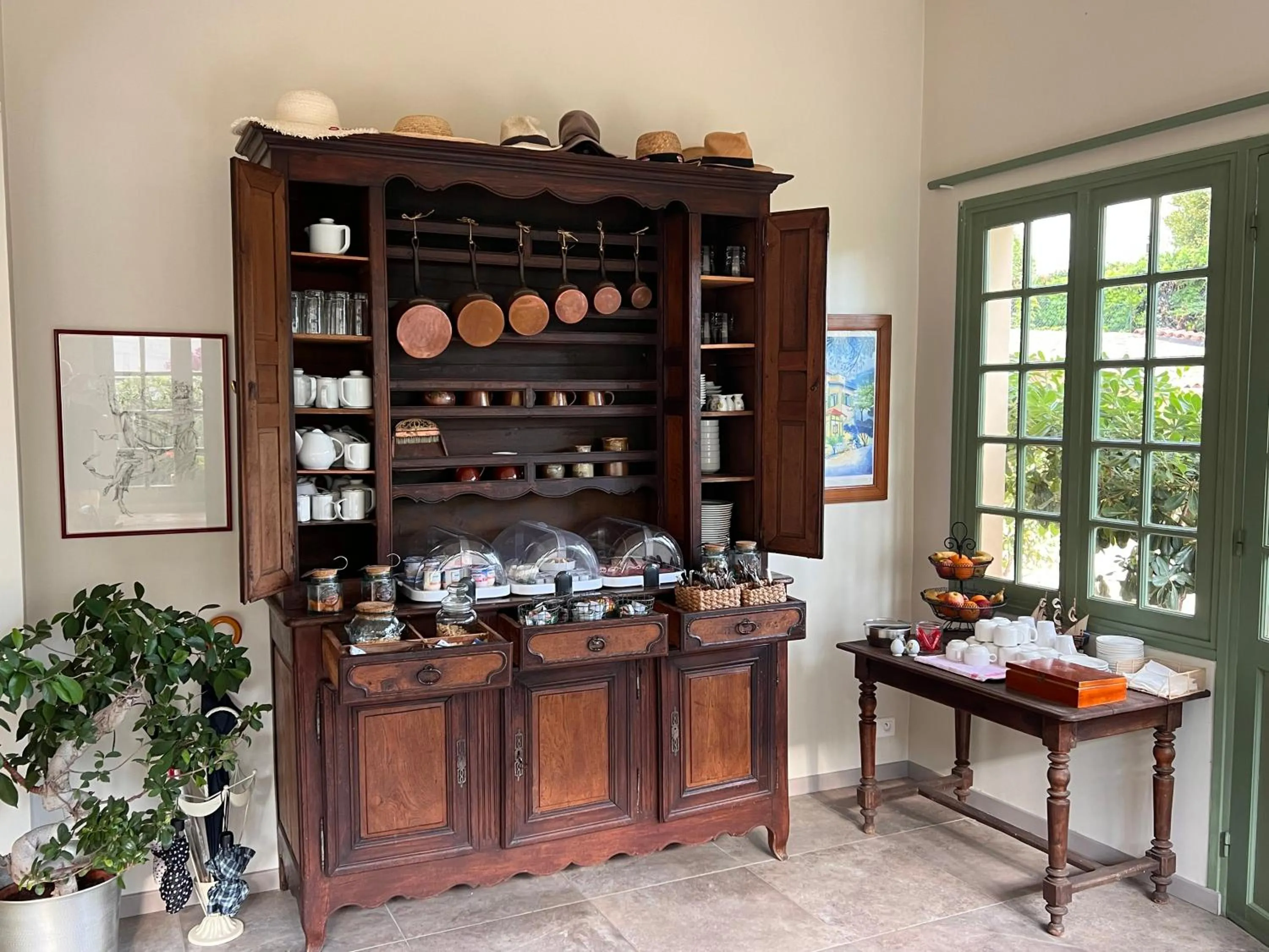 Breakfast in Hotel Le Ponteil