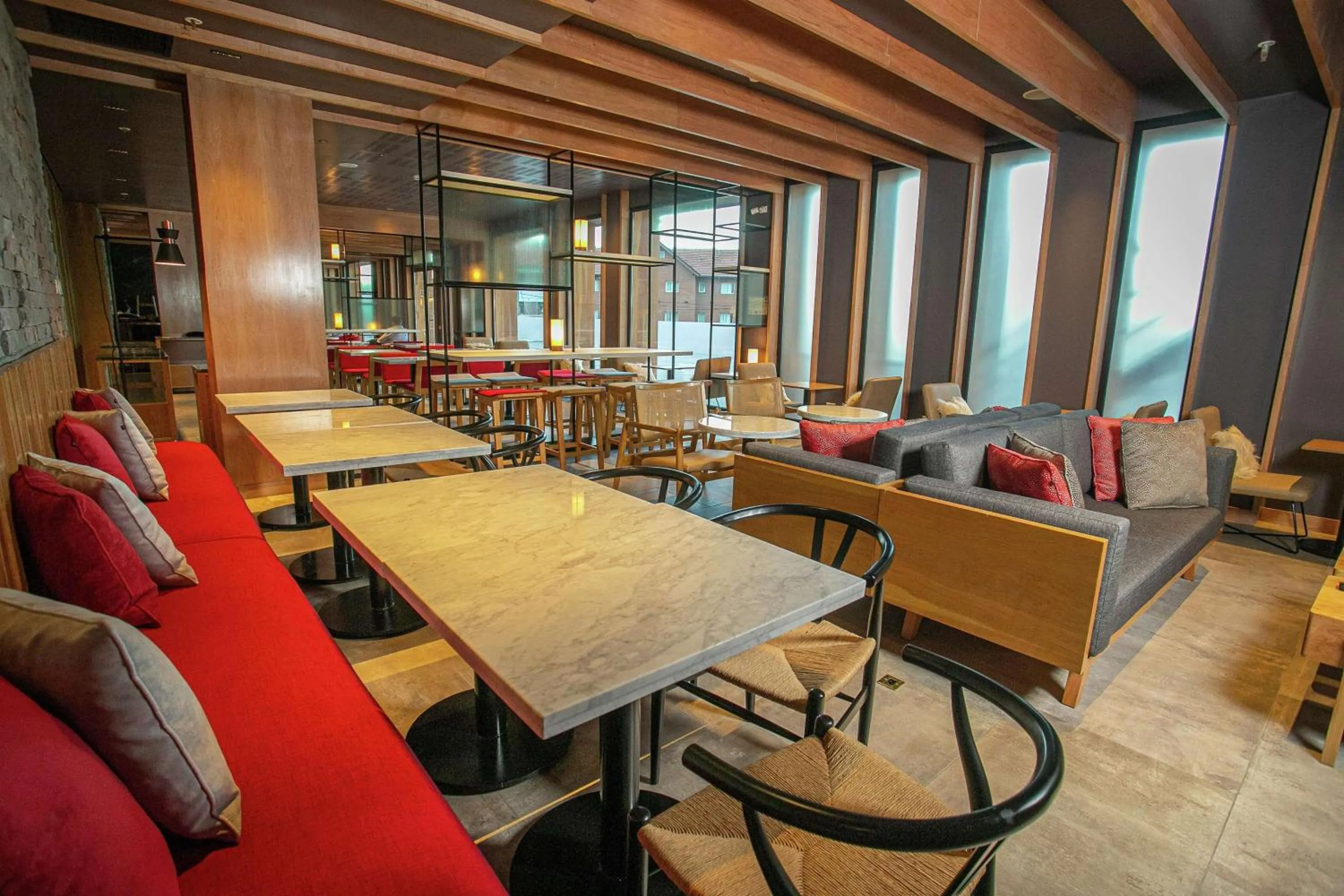 Lobby or reception in Hampton By Hilton Bariloche