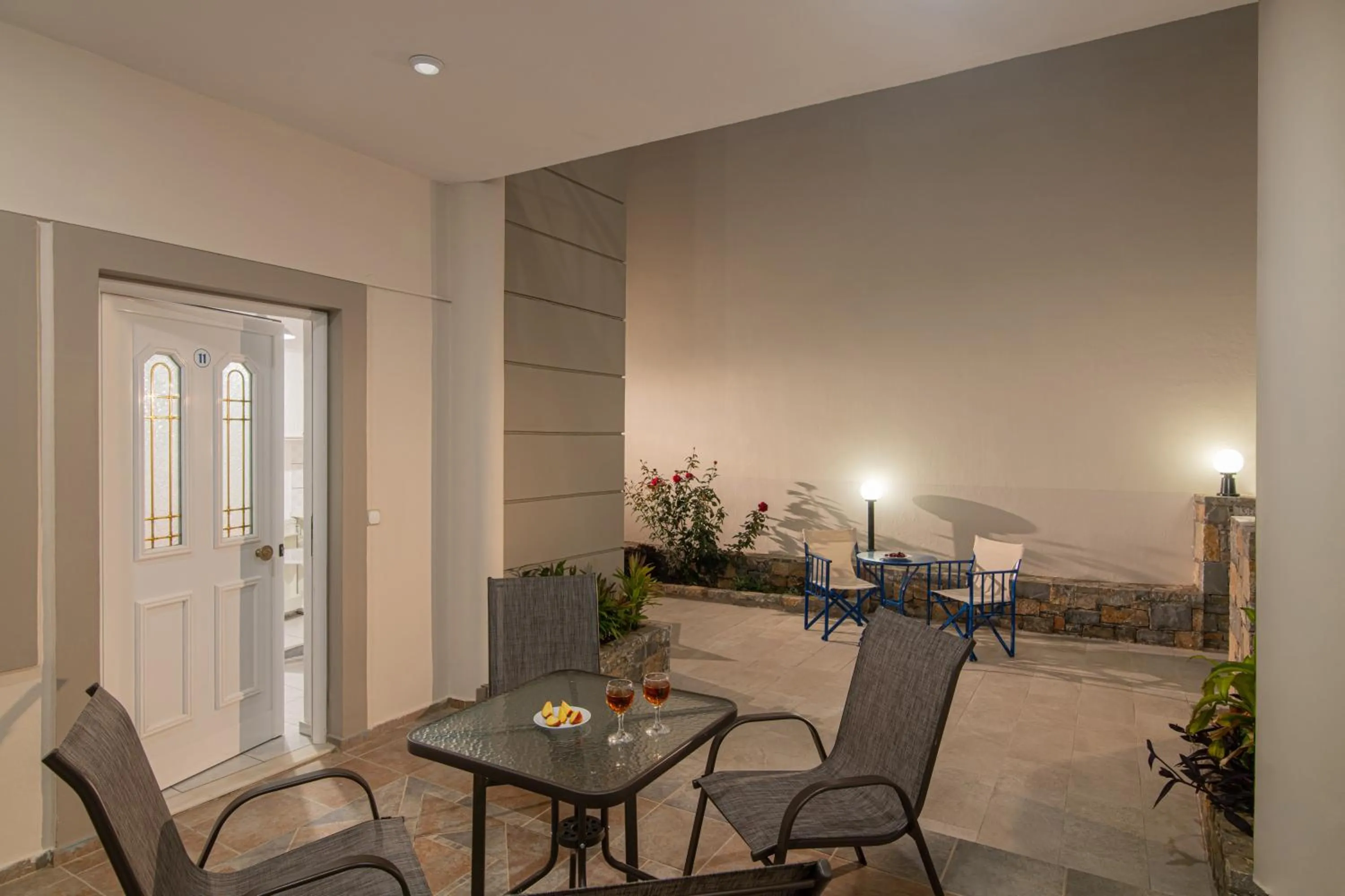 Patio in Litsa Mare Apartments