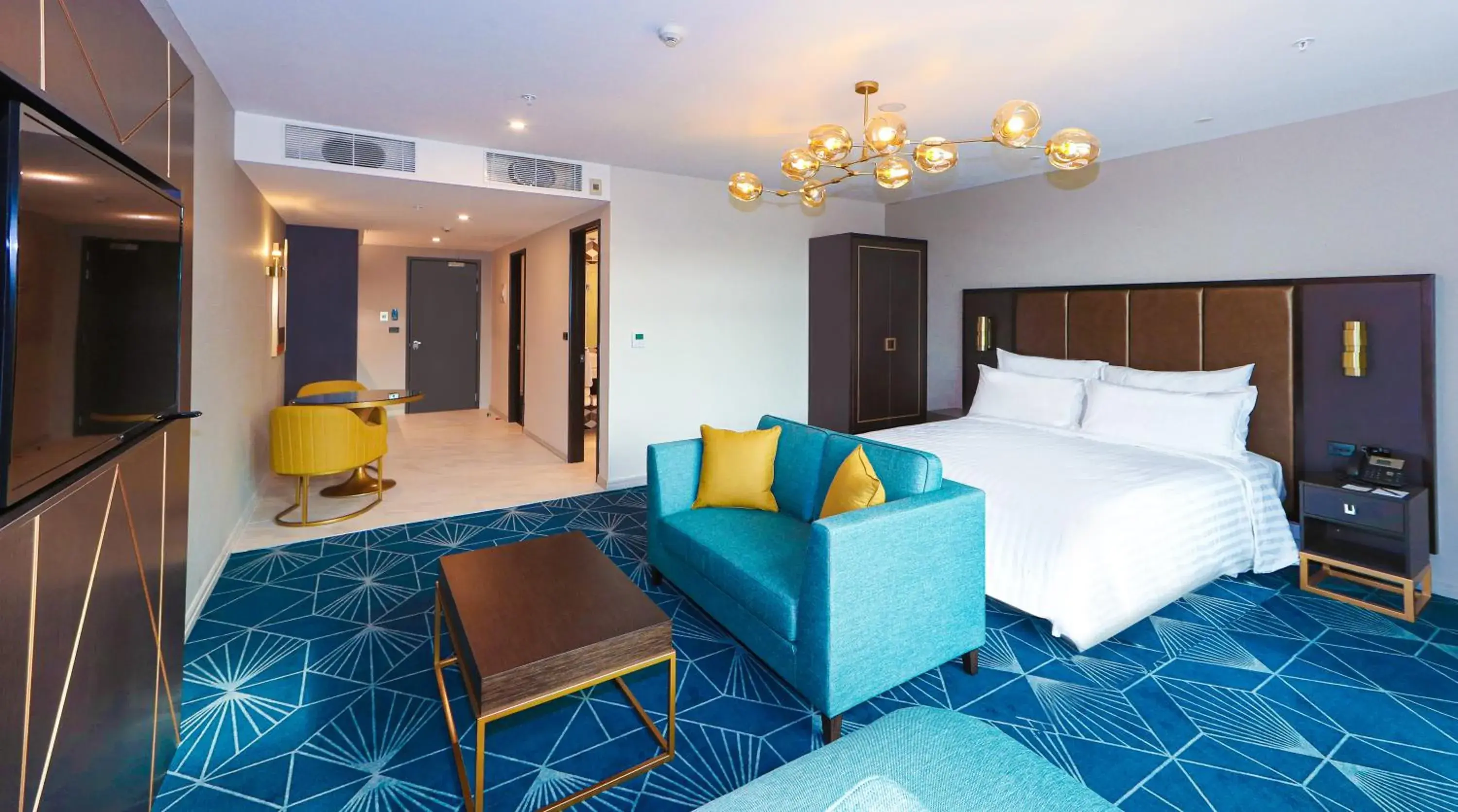 Photo of the whole room, Bed in Swiss-Belhotel Napier Photo of the whole room, Bed in Swiss-Belhotel Napier