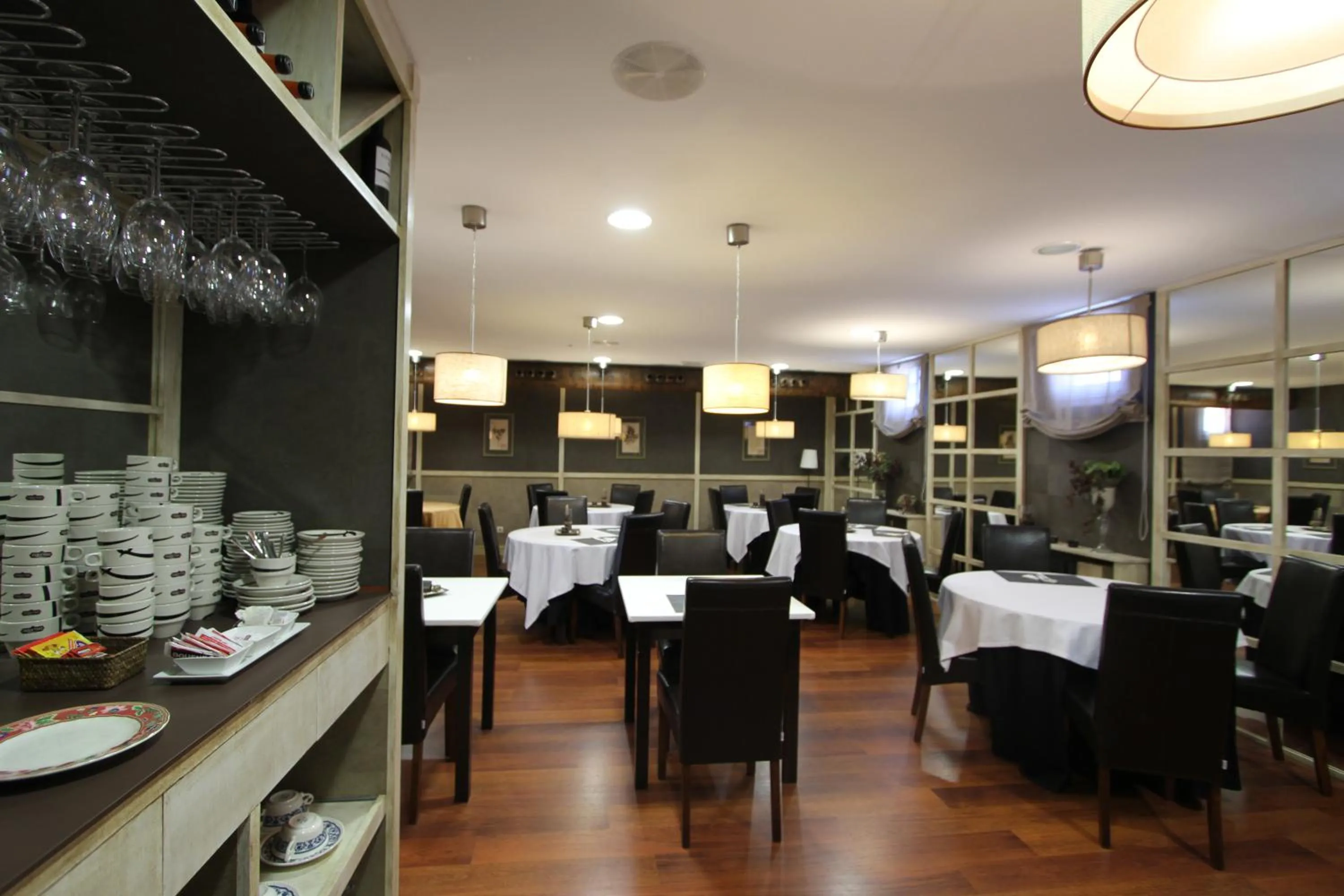Restaurant/places to eat in Hotel Verdemar