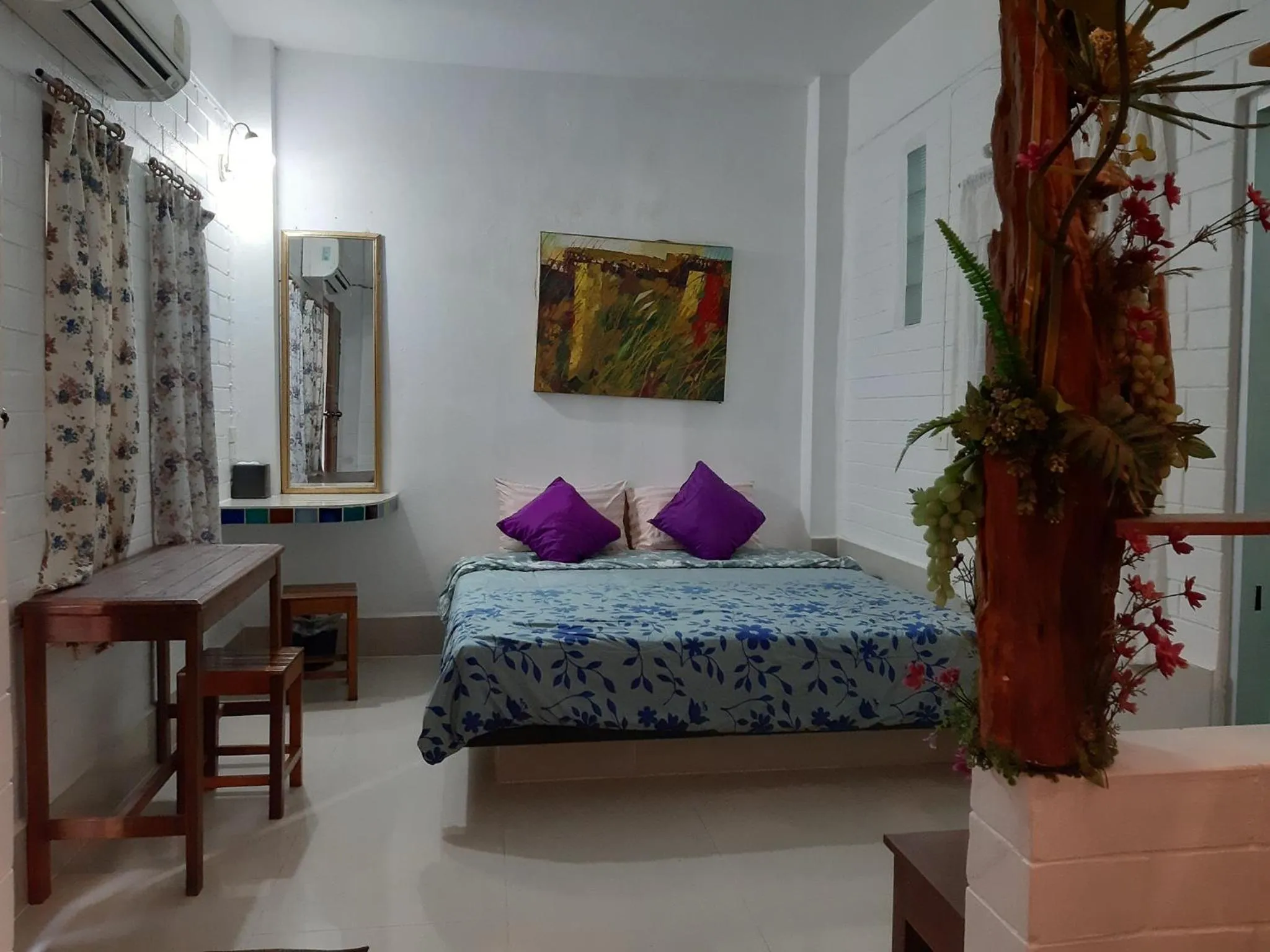 Bed in Banthorphan Resort