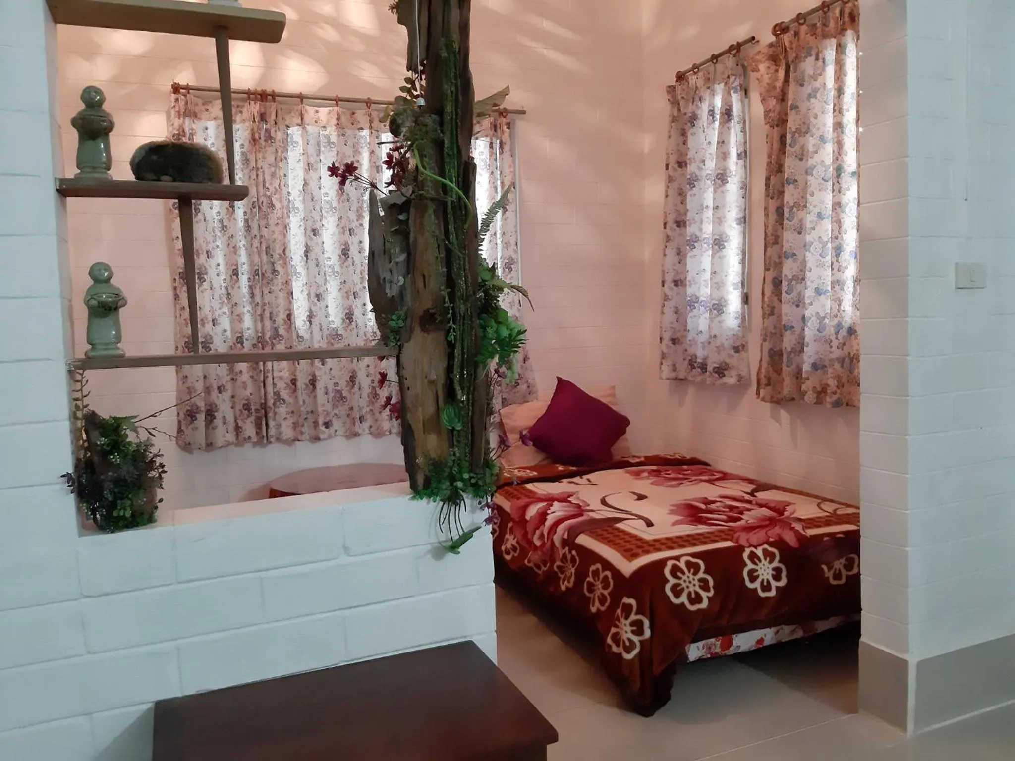 Bed in Banthorphan Resort