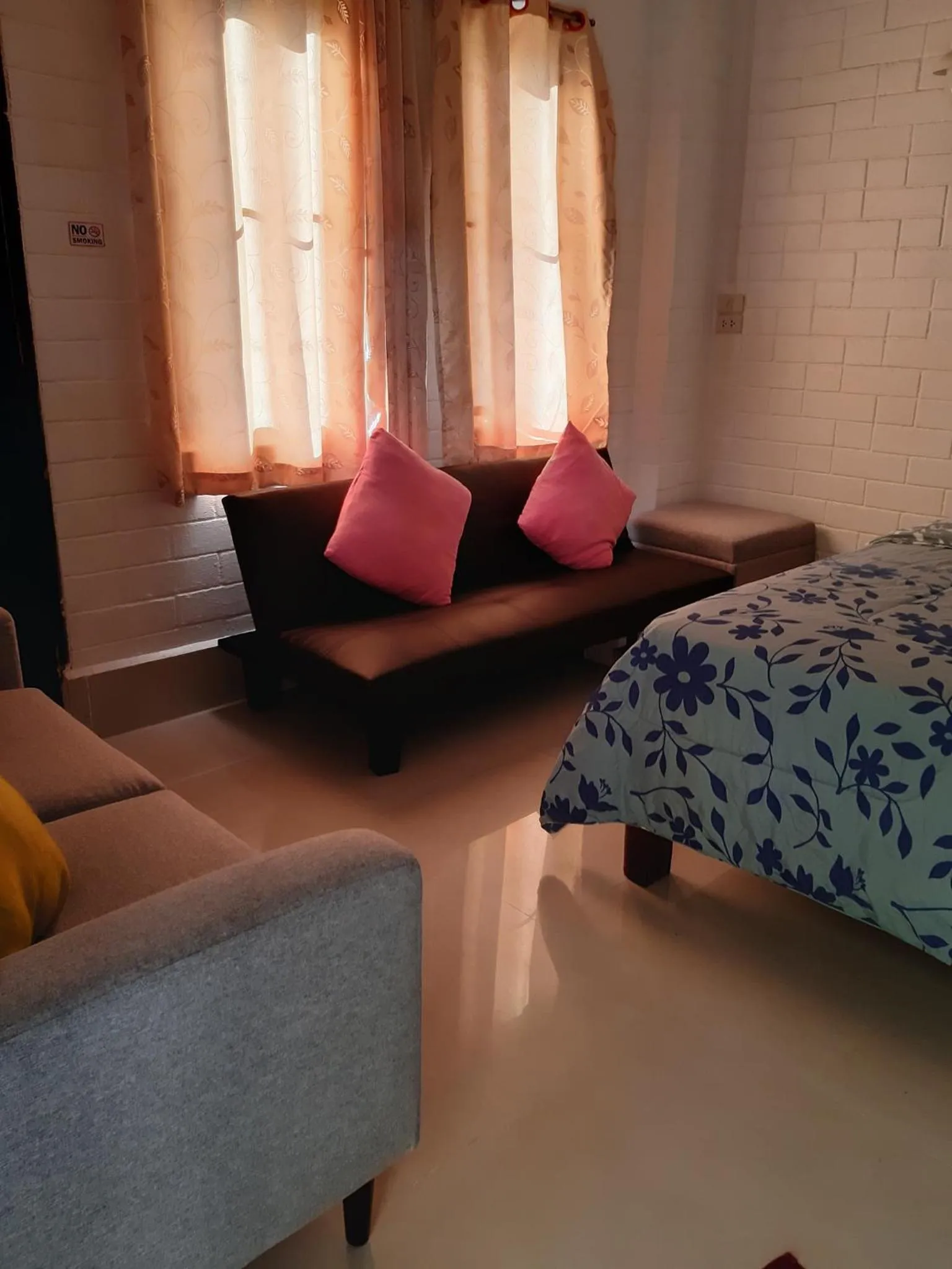 Bed in Banthorphan Resort