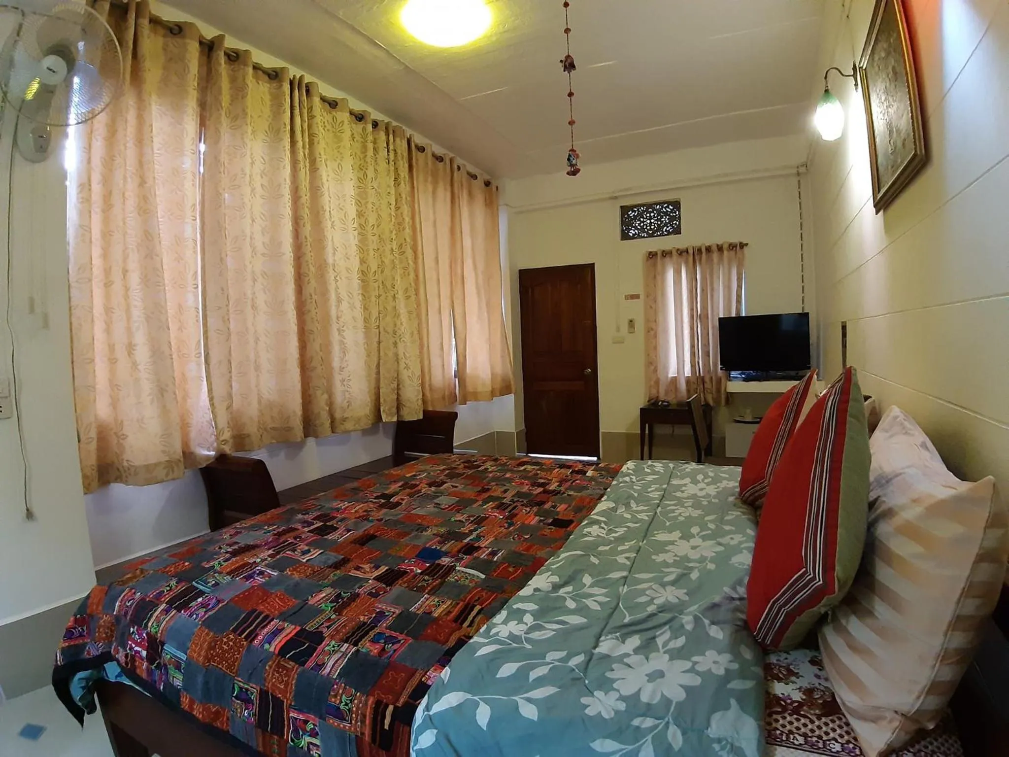 Bed in Banthorphan Resort