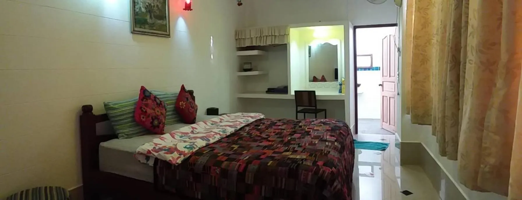 Bed in Banthorphan Resort