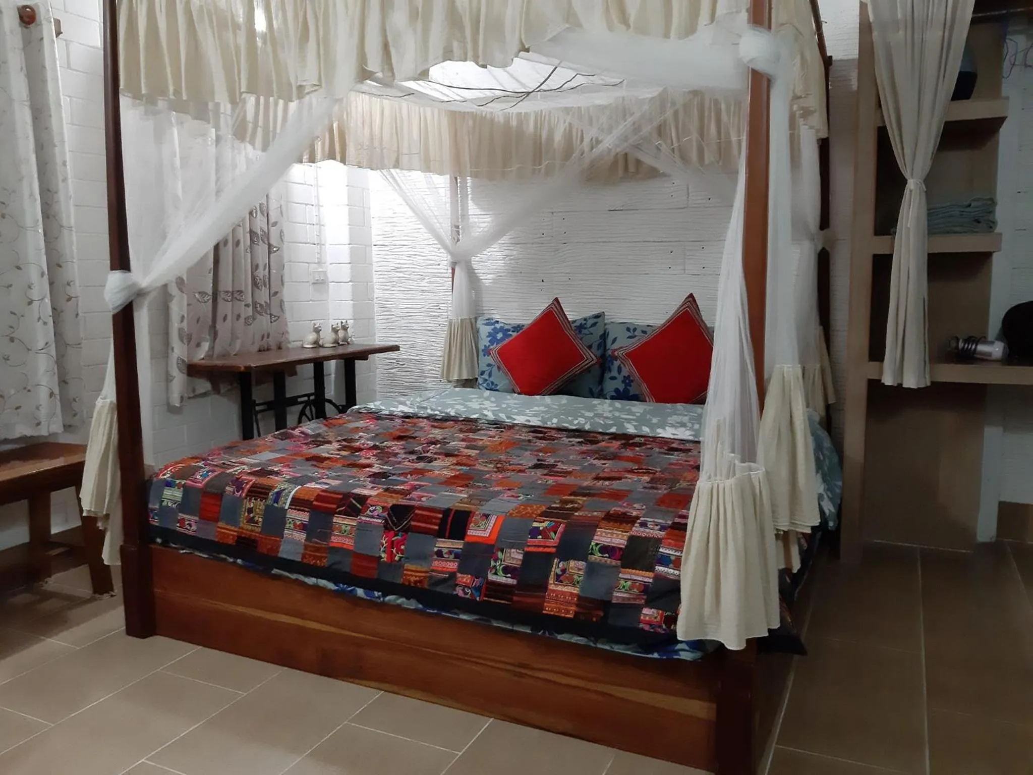 Bed in Banthorphan Resort
