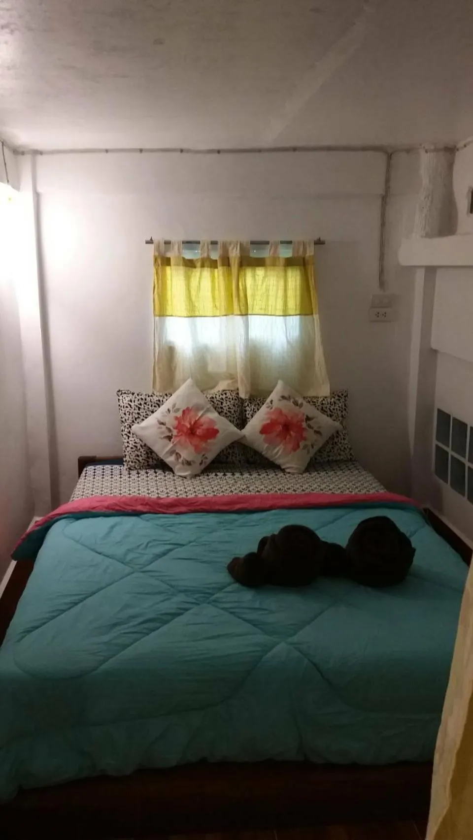 Bed in Banthorphan Resort