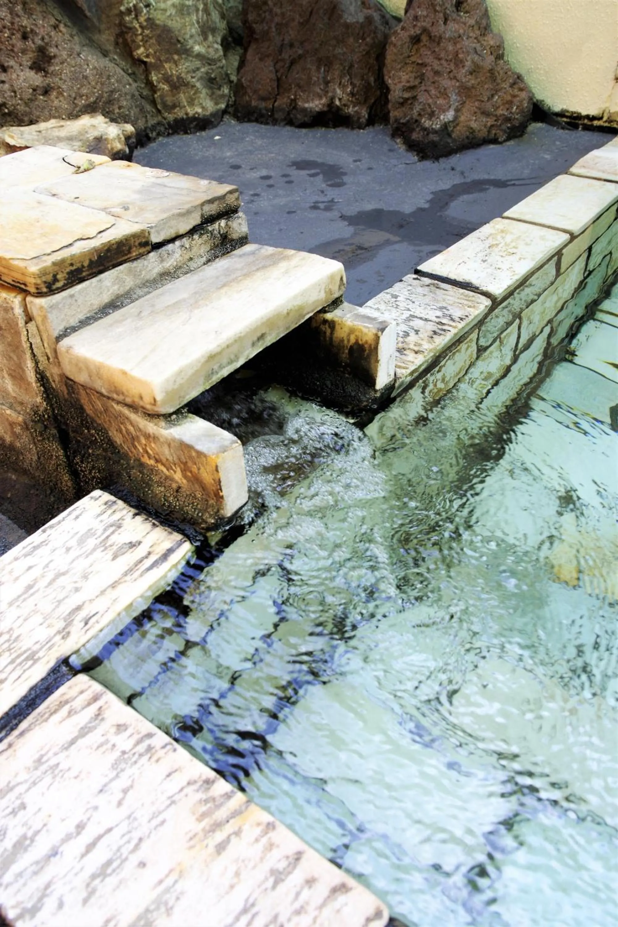 Hot Spring Bath in K's House Hokkaido - Asahidake Onsen Hostel