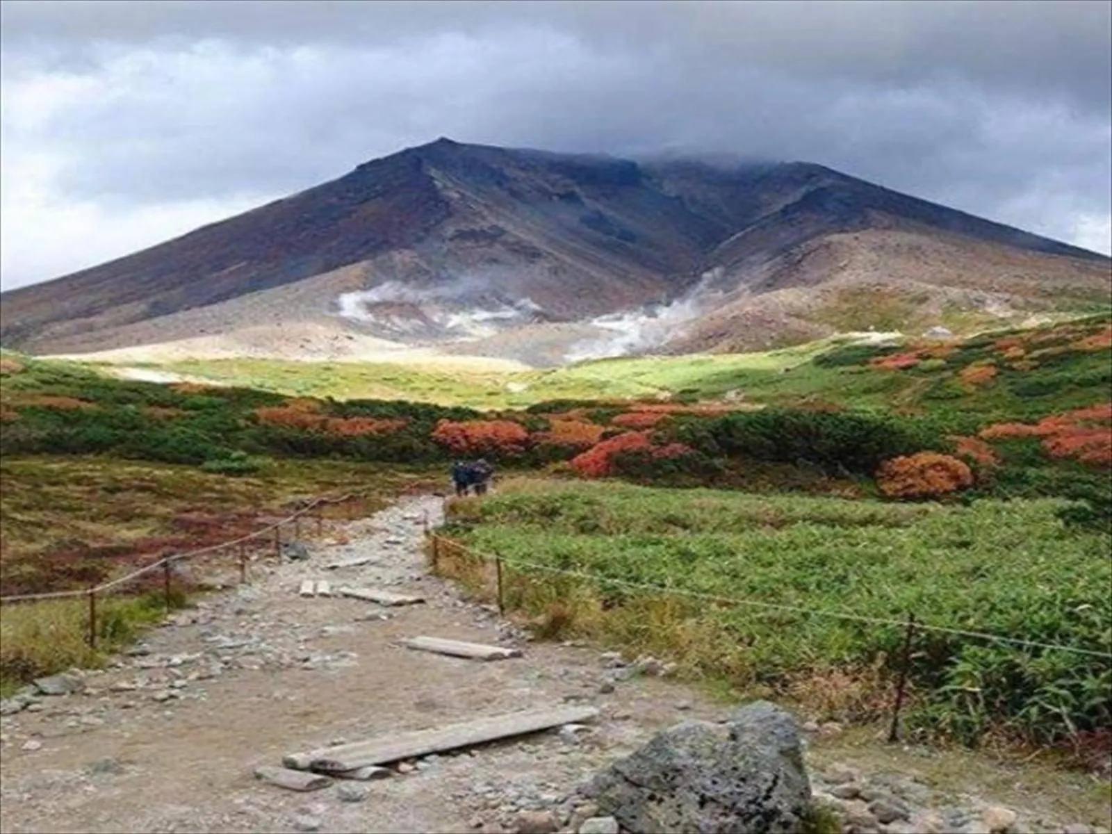 Hiking in K's House Hokkaido - Asahidake Onsen Hostel