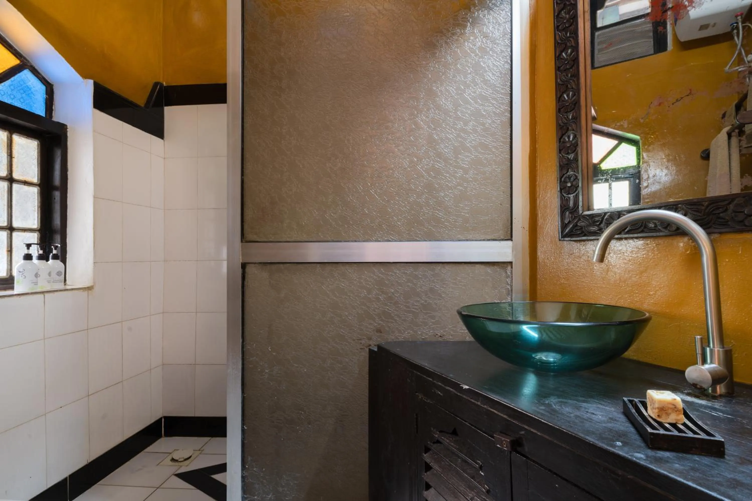 Bathroom in Kholle House